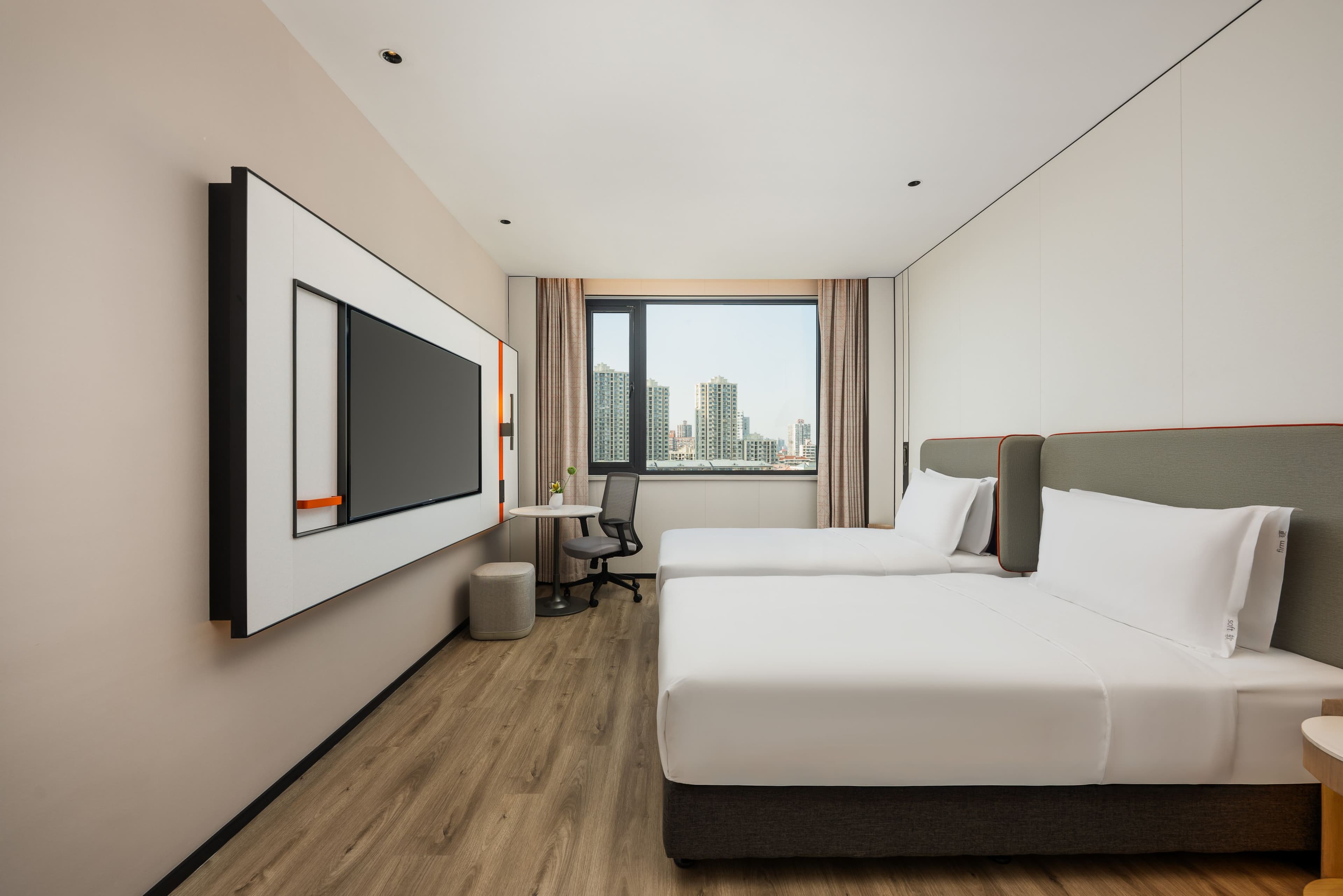 Holiday Inn Express Shanghai Changyang Road — 16
