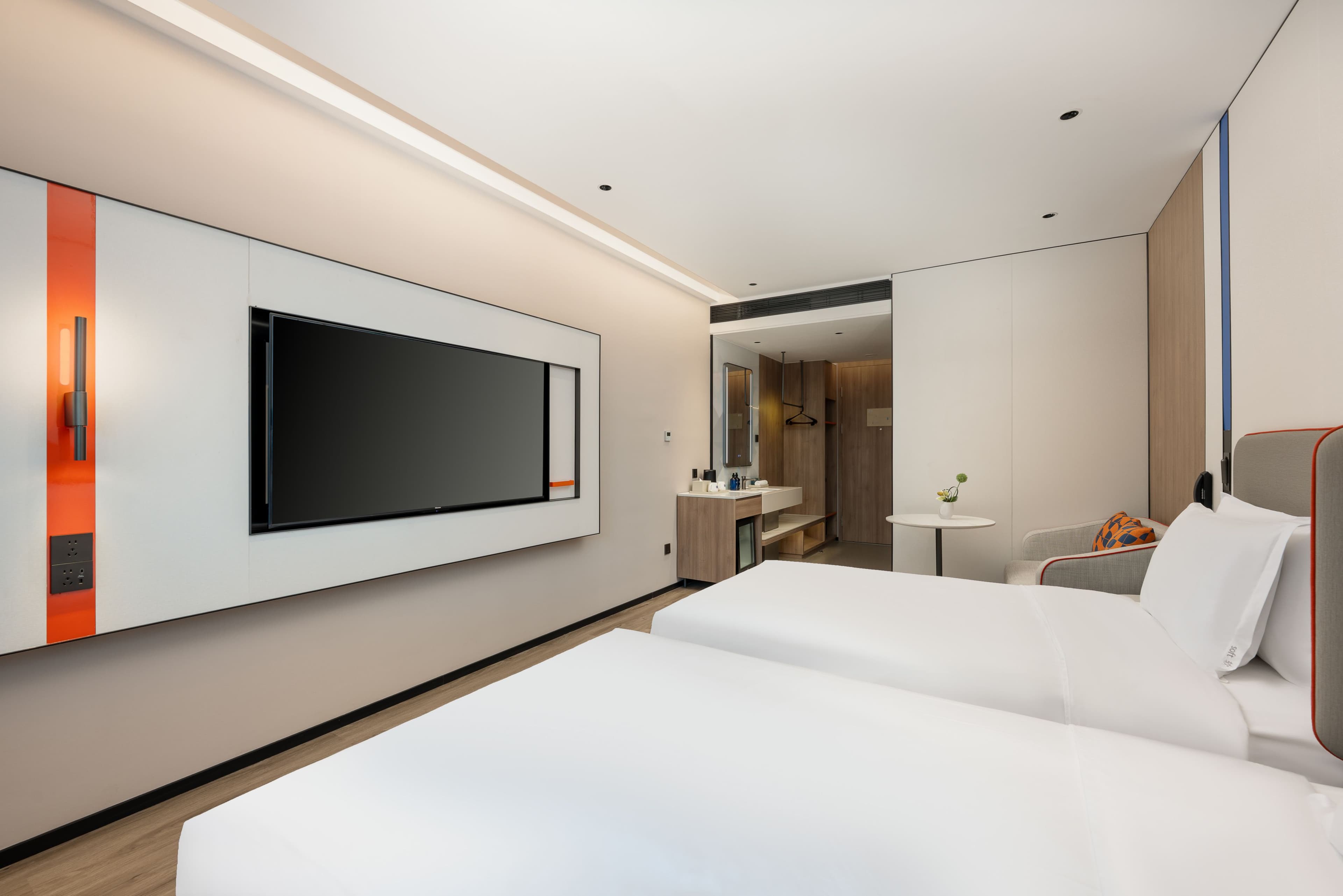 Holiday Inn Express Shanghai Changyang Road — 17