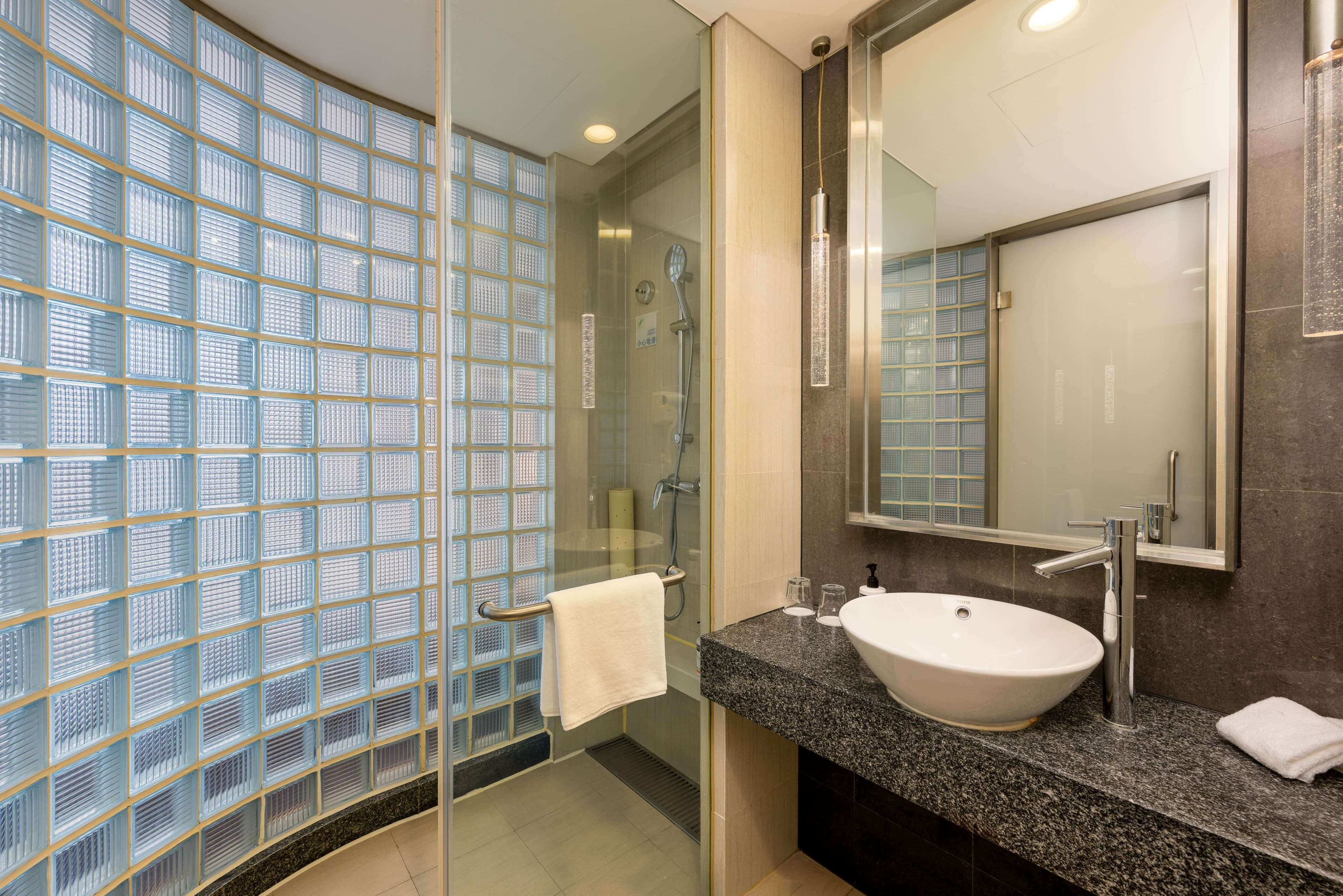 Holiday Inn Express Shanghai Jinsha - Image 3