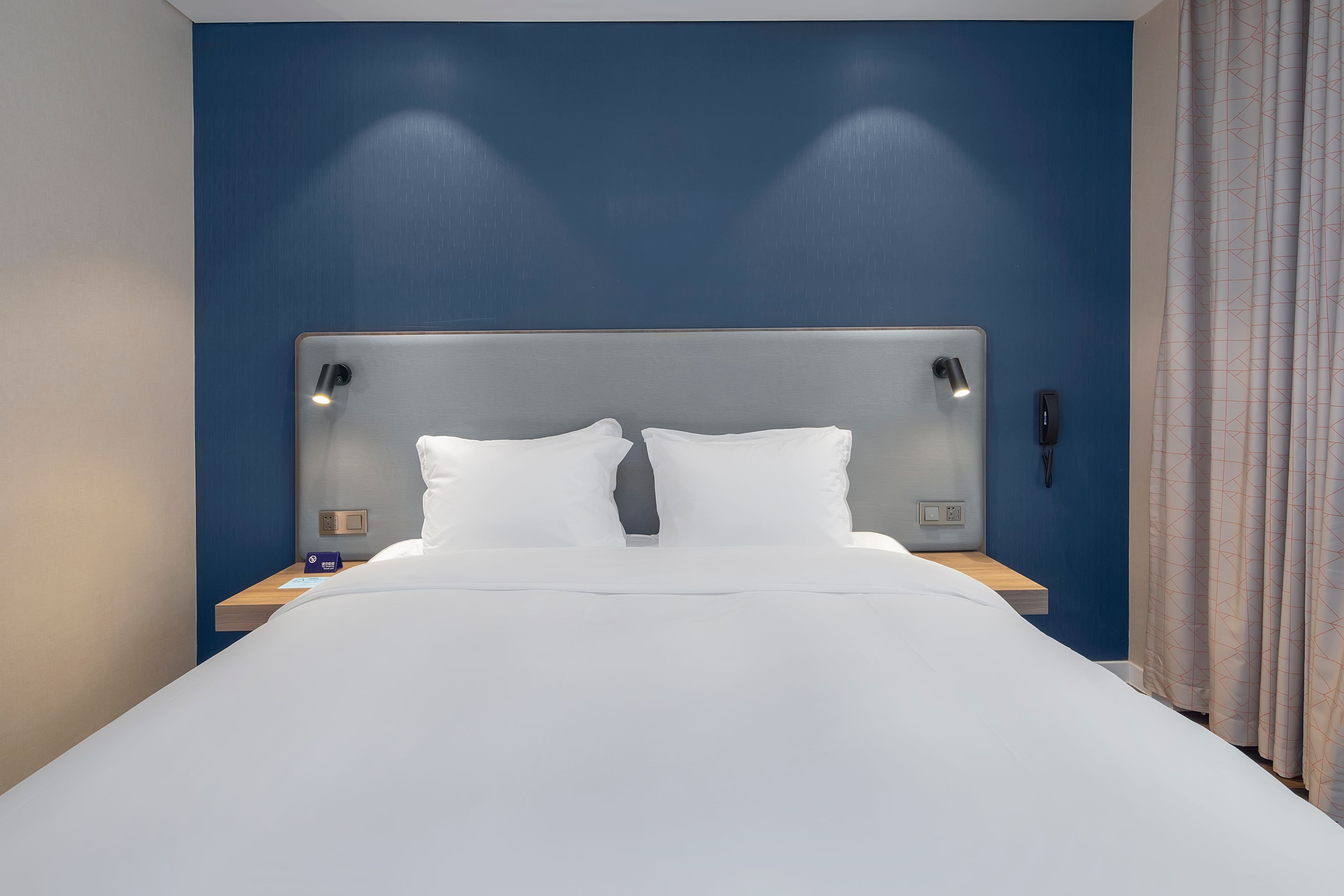 Standard Room - Image 8