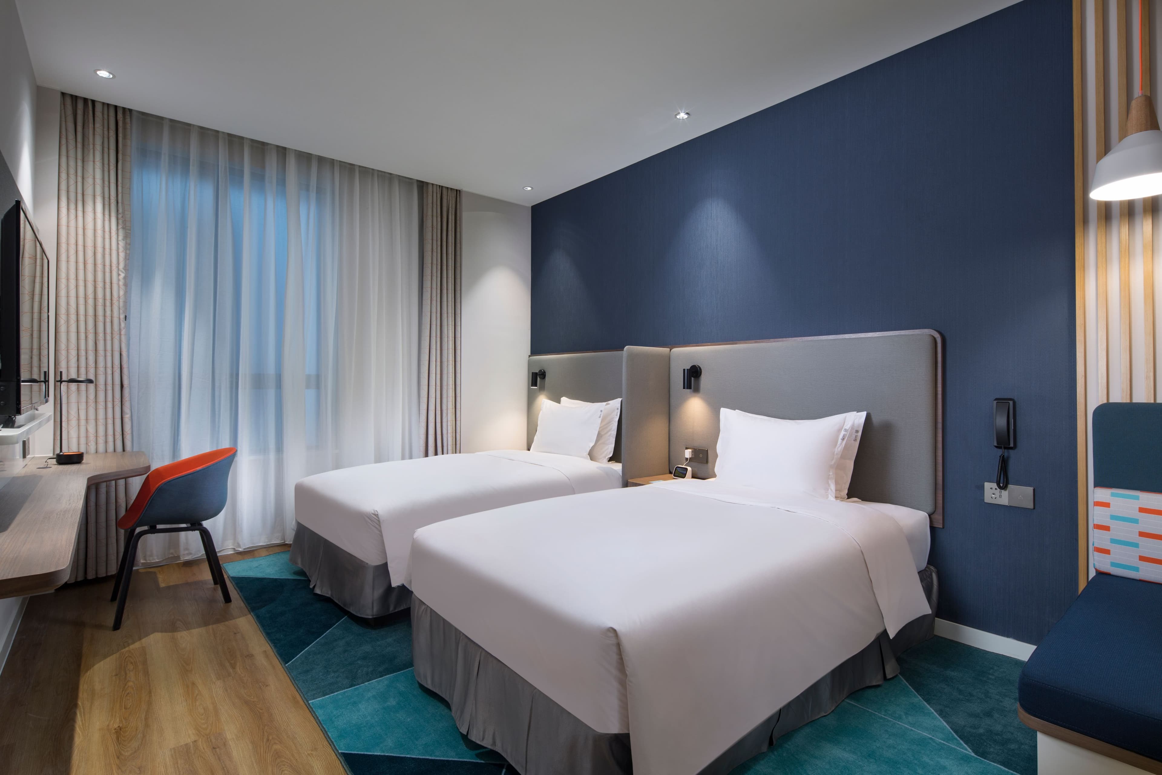 Holiday Inn Express Shanghai Kangqiao - Image 3