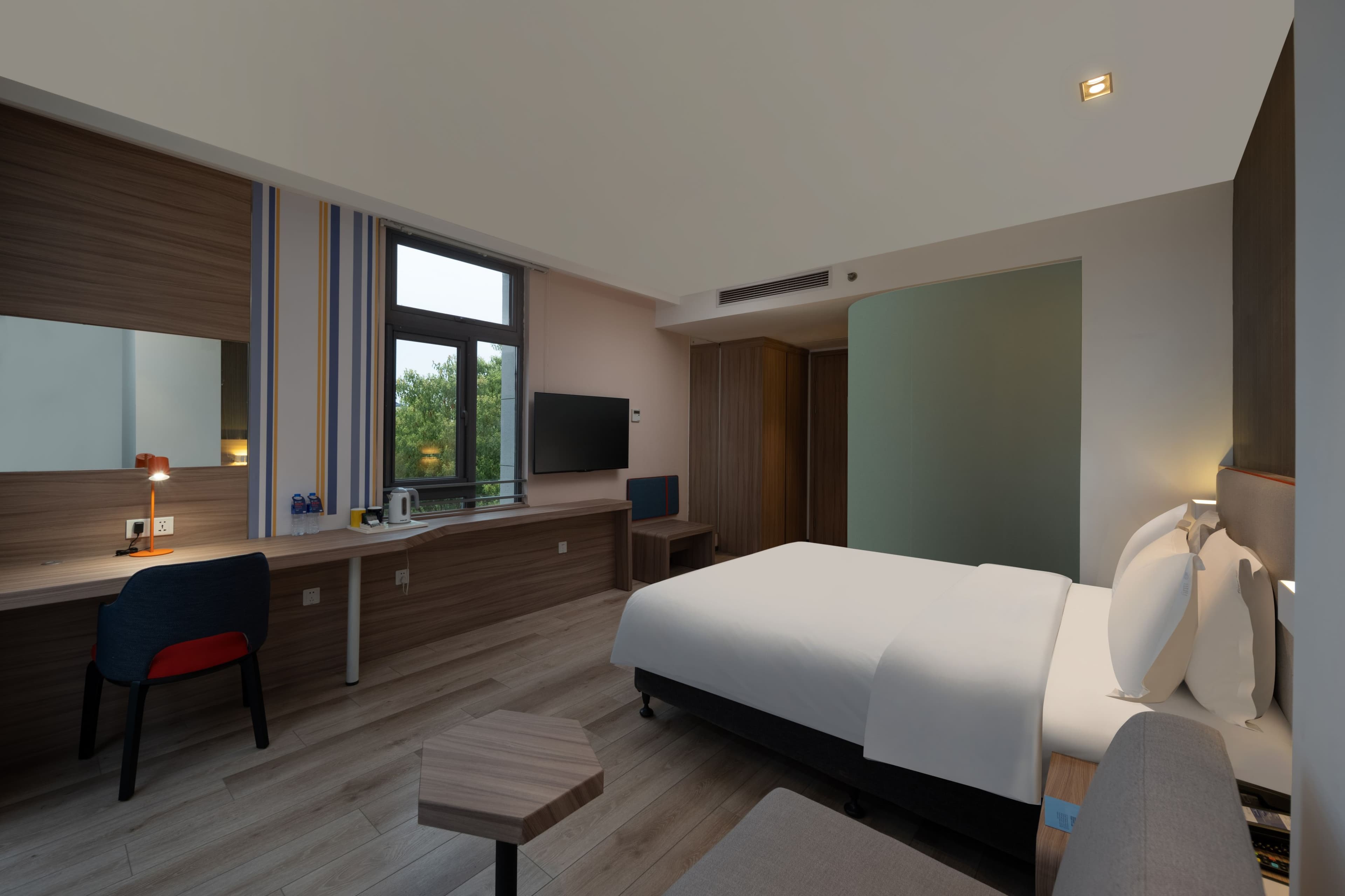 Holiday Inn Express Shanghai Pujiang — 6