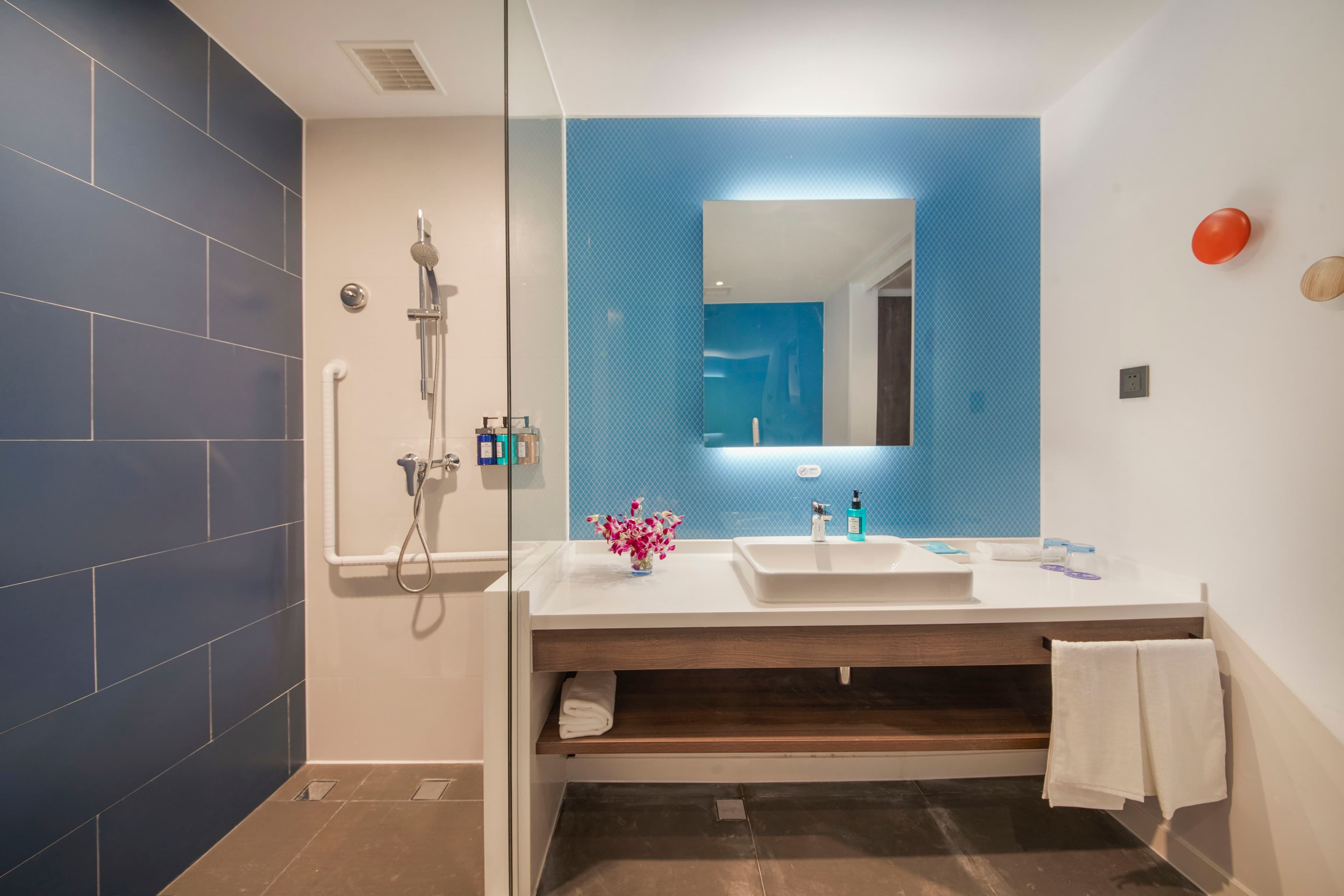 Holiday Inn Express Shanghai Xuhui Binjiang — 13
