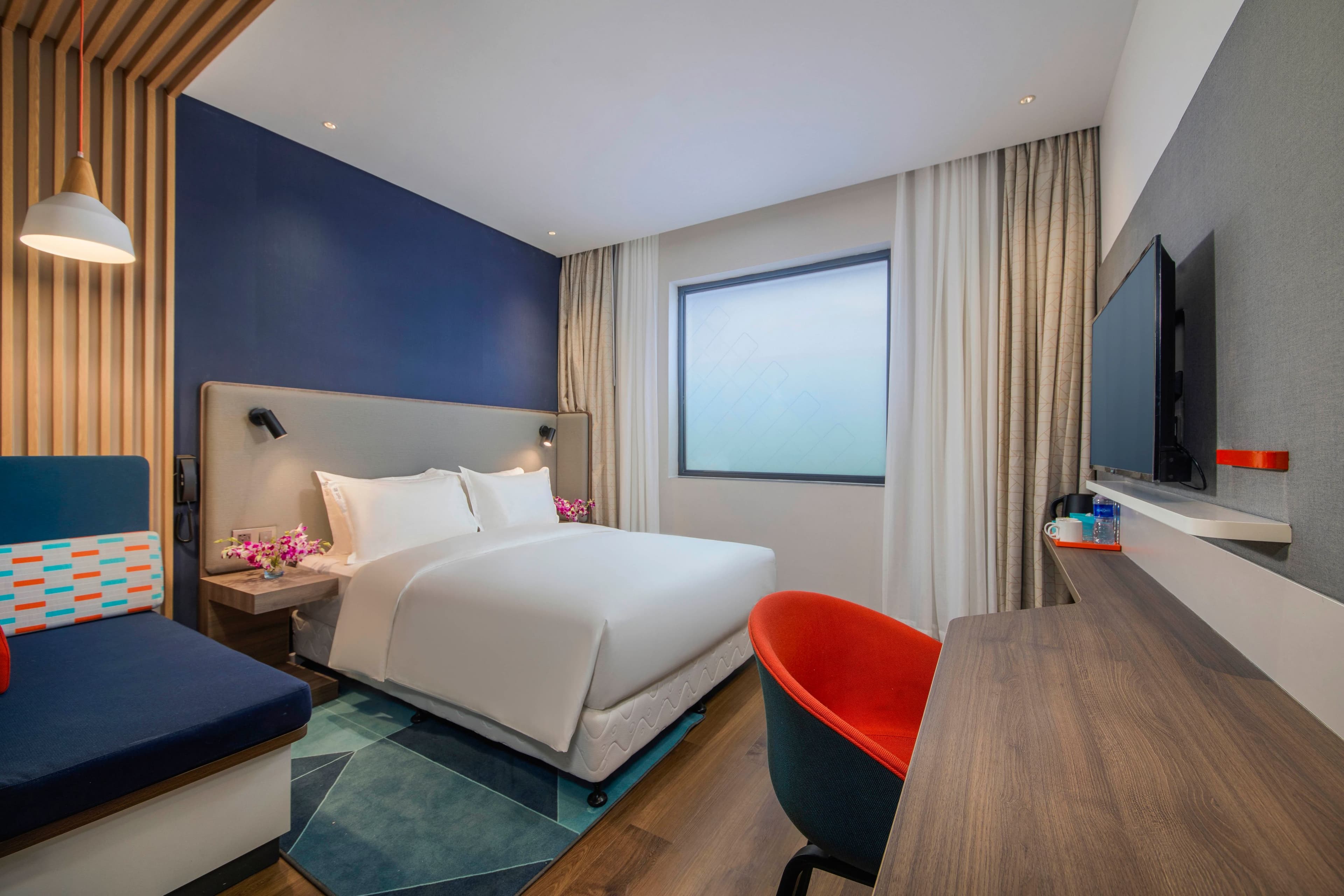 Holiday Inn Express Shanghai Xuhui Binjiang - Image 3
