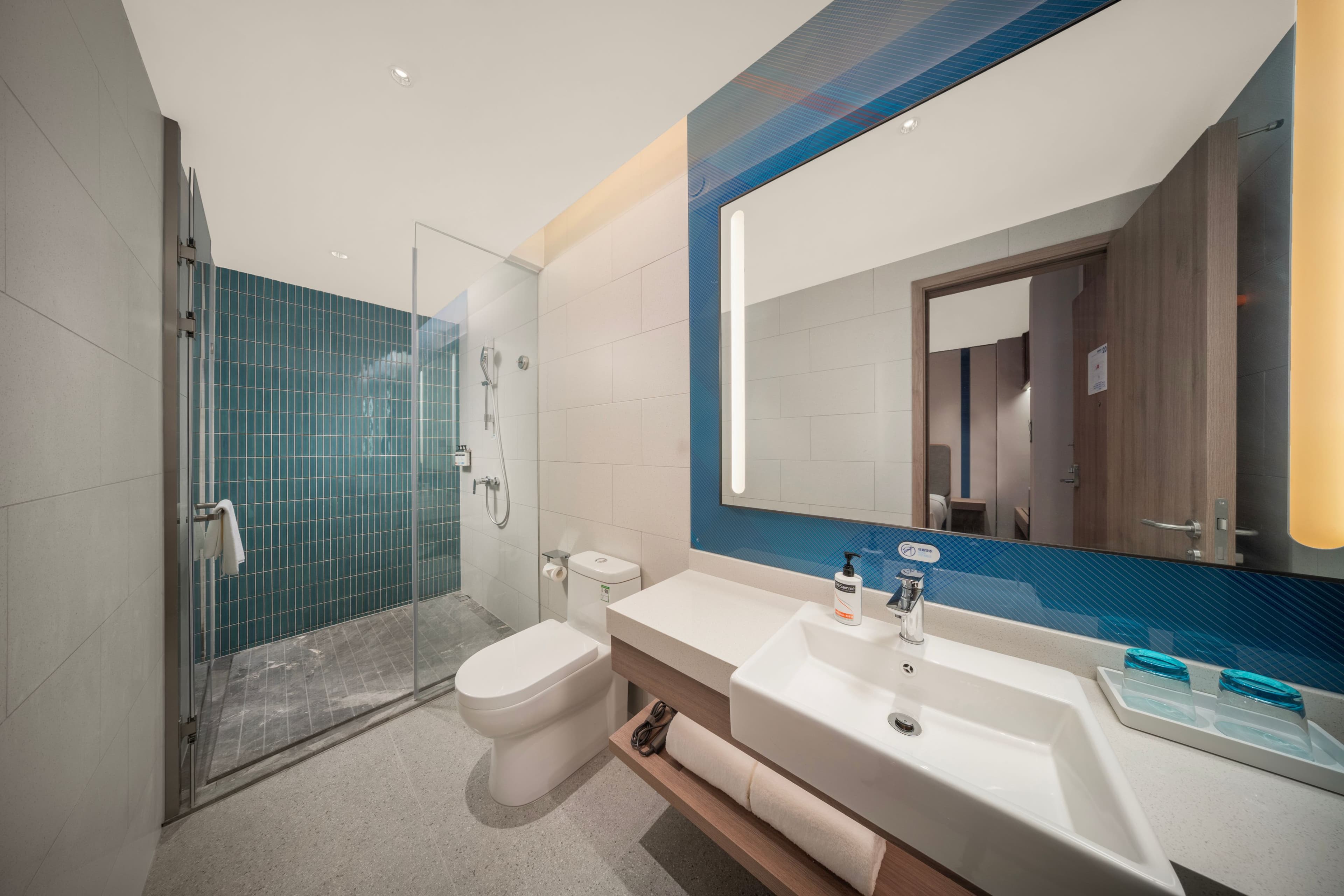 Holiday Inn Express Shanghai Hongqiao Linkong - Image 4