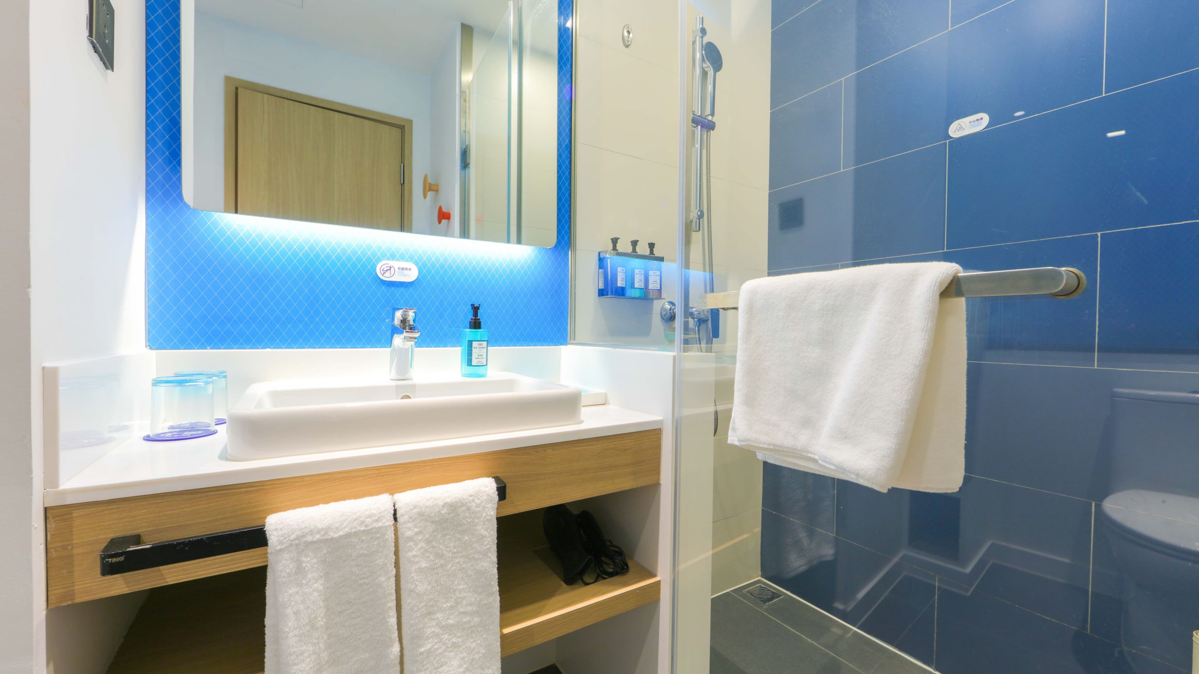 Holiday Inn Express Shanghai Pudong Airport — 21