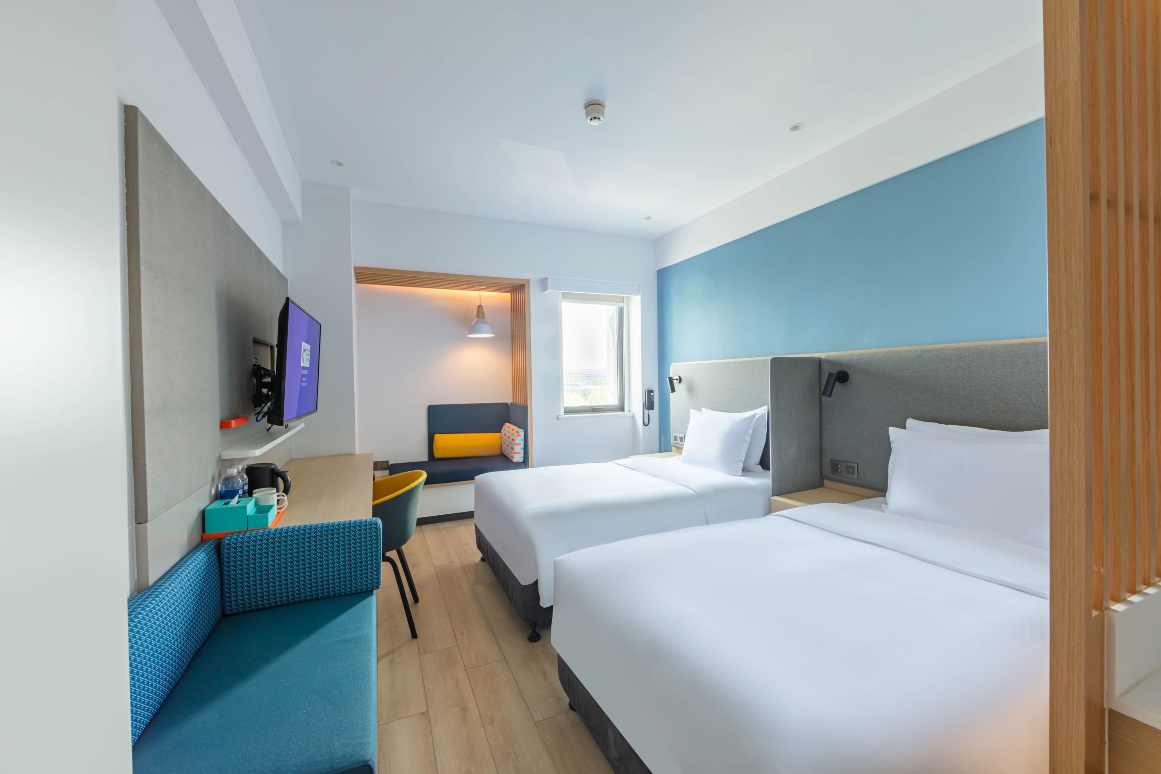 Holiday Inn Express Shanghai Pudong Airport - Image 4