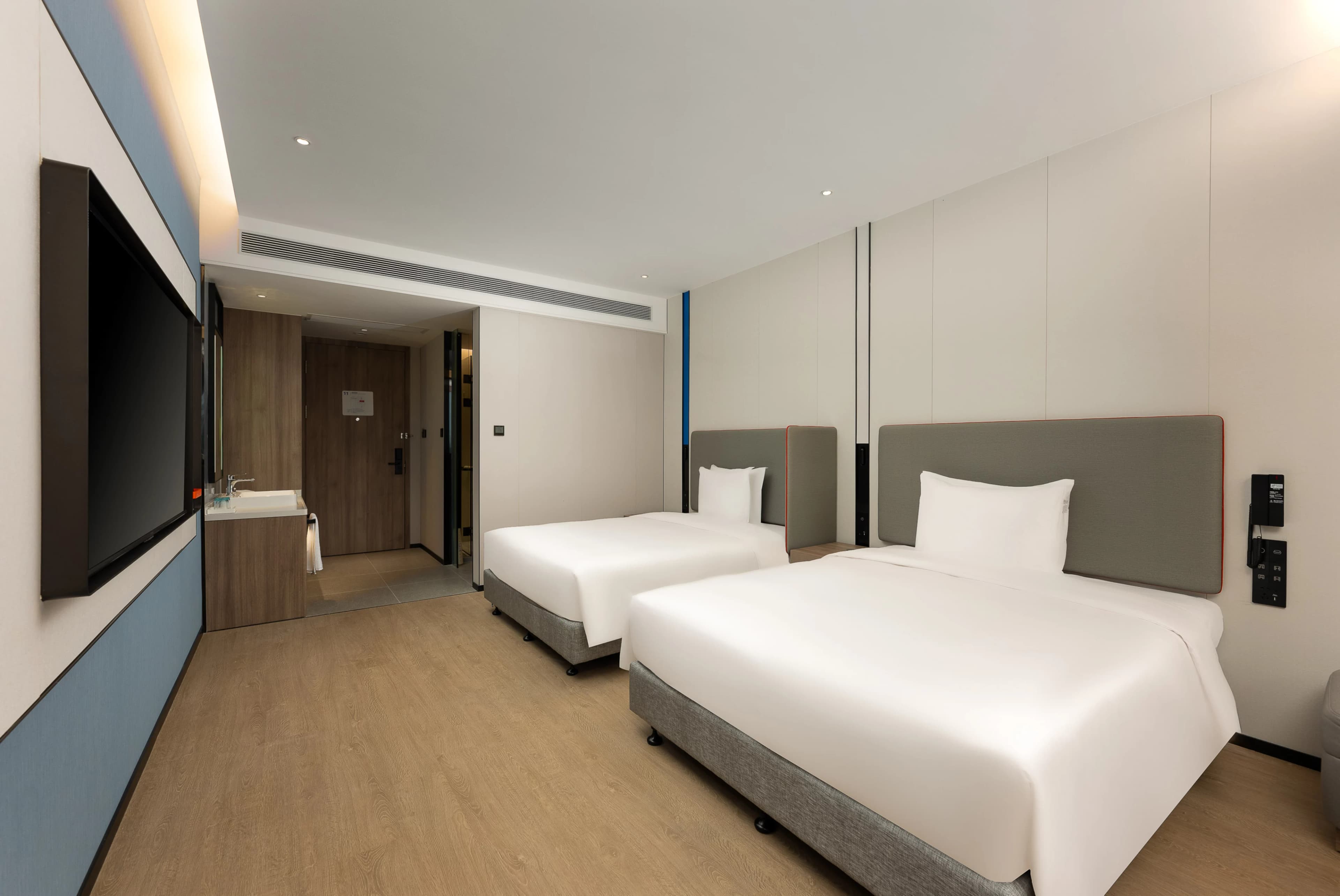 Holiday Inn Express Shanghai Jing'an Temple — 37