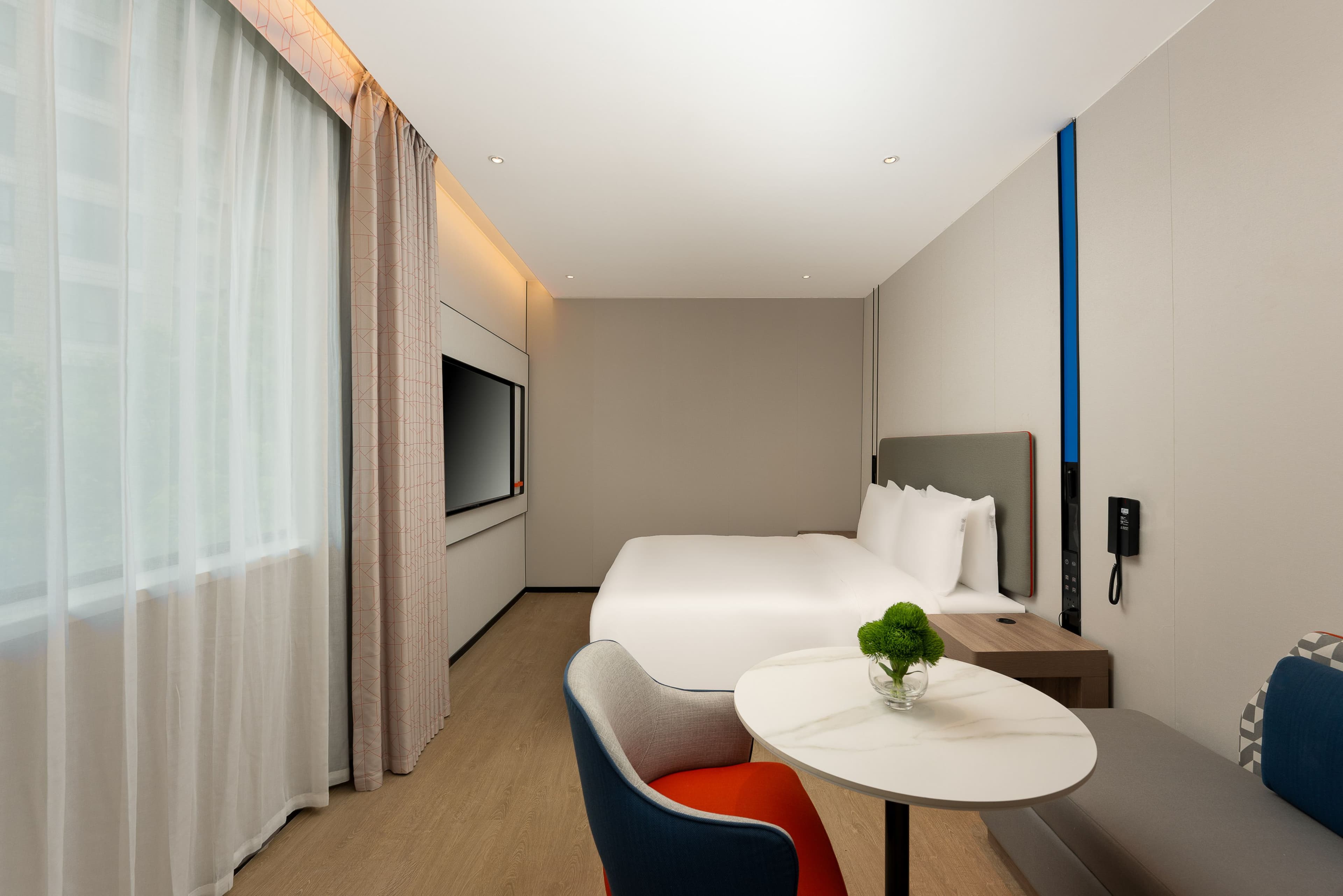 Holiday Inn Express Shanghai Jing'an Temple — 10