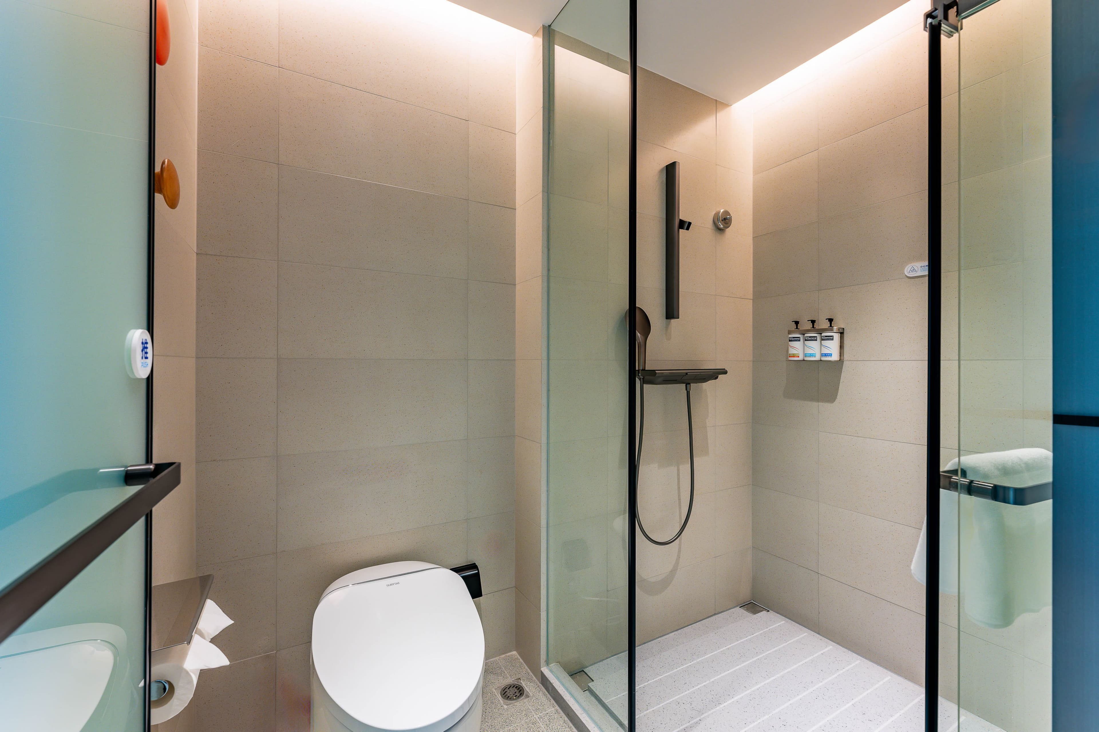 Holiday Inn Express Shanghai Jing'an Temple - Image 5
