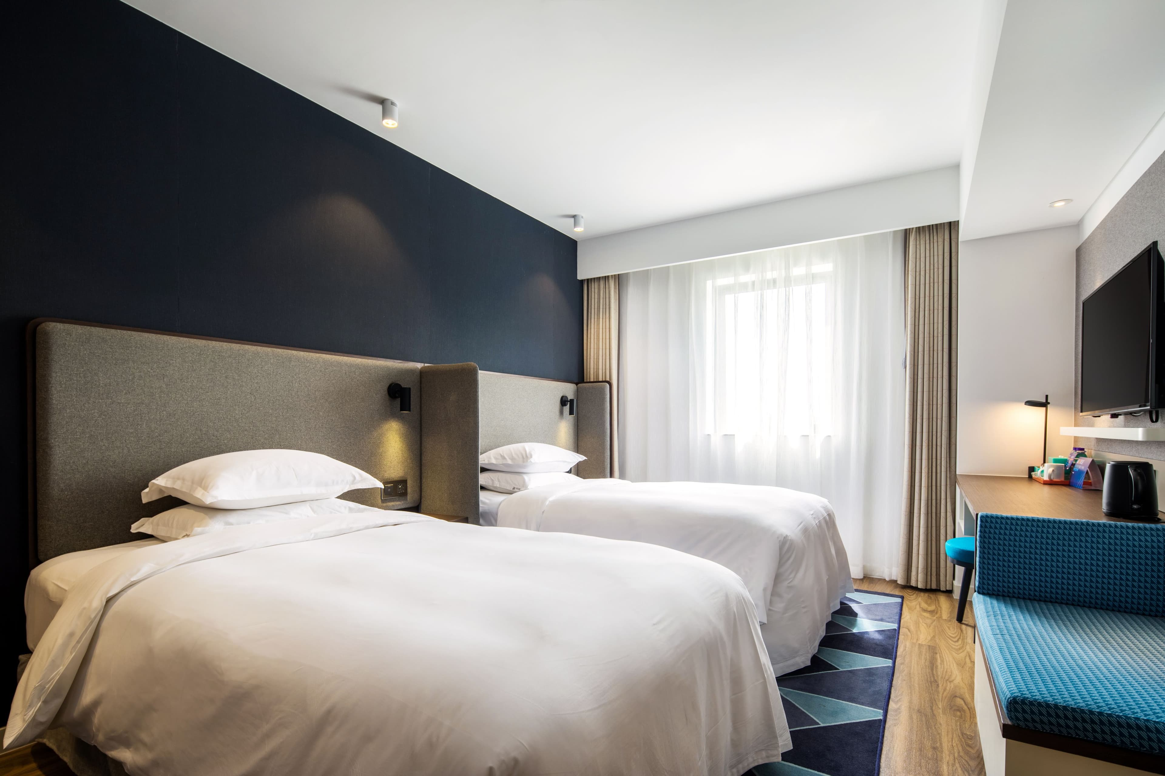 Holiday Inn Express Shaoxing Paojiang - Image 3