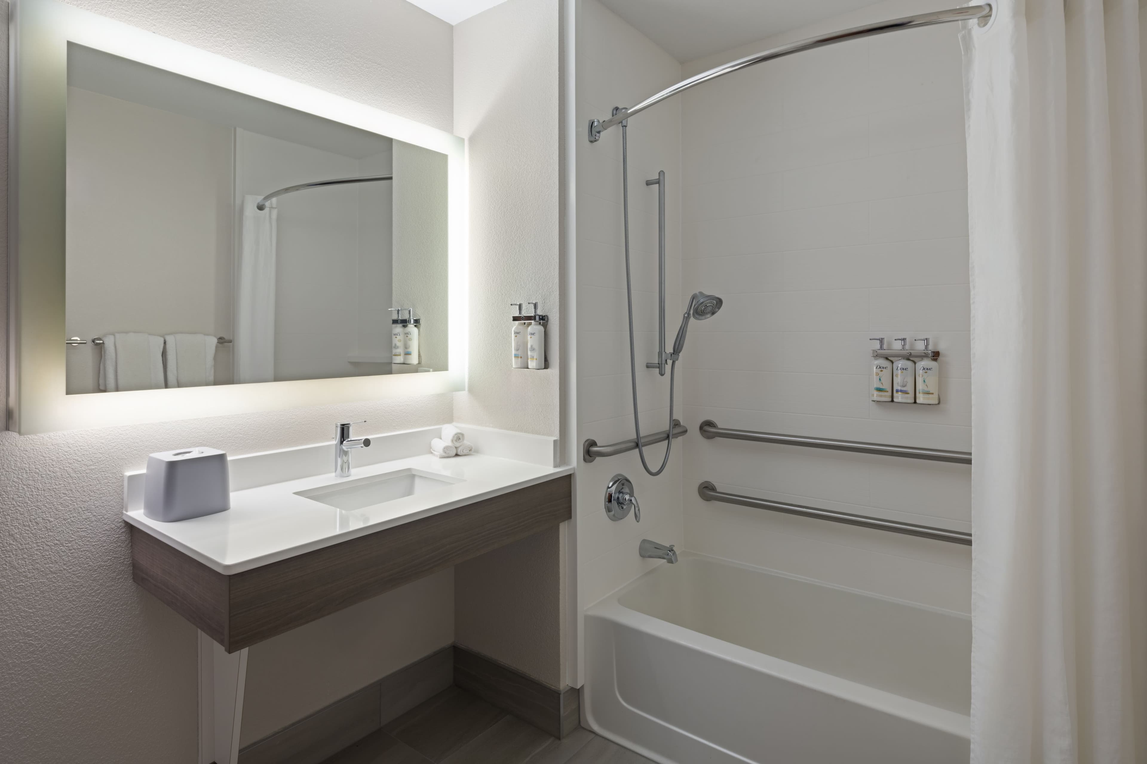 Holiday Inn Express Sheboygan-Kohler (I-43) — 29