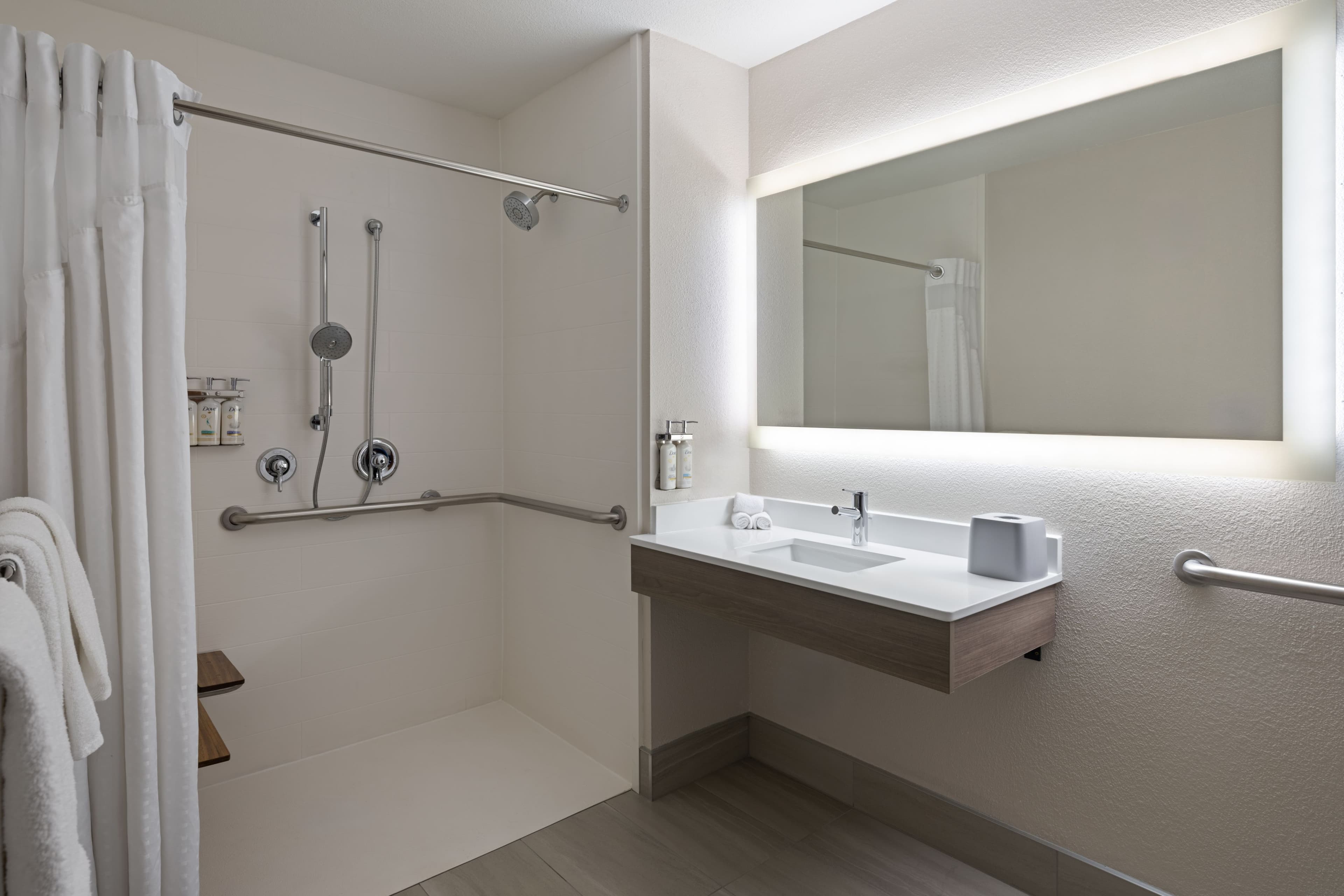 Holiday Inn Express Sheboygan-Kohler (I-43) — 39