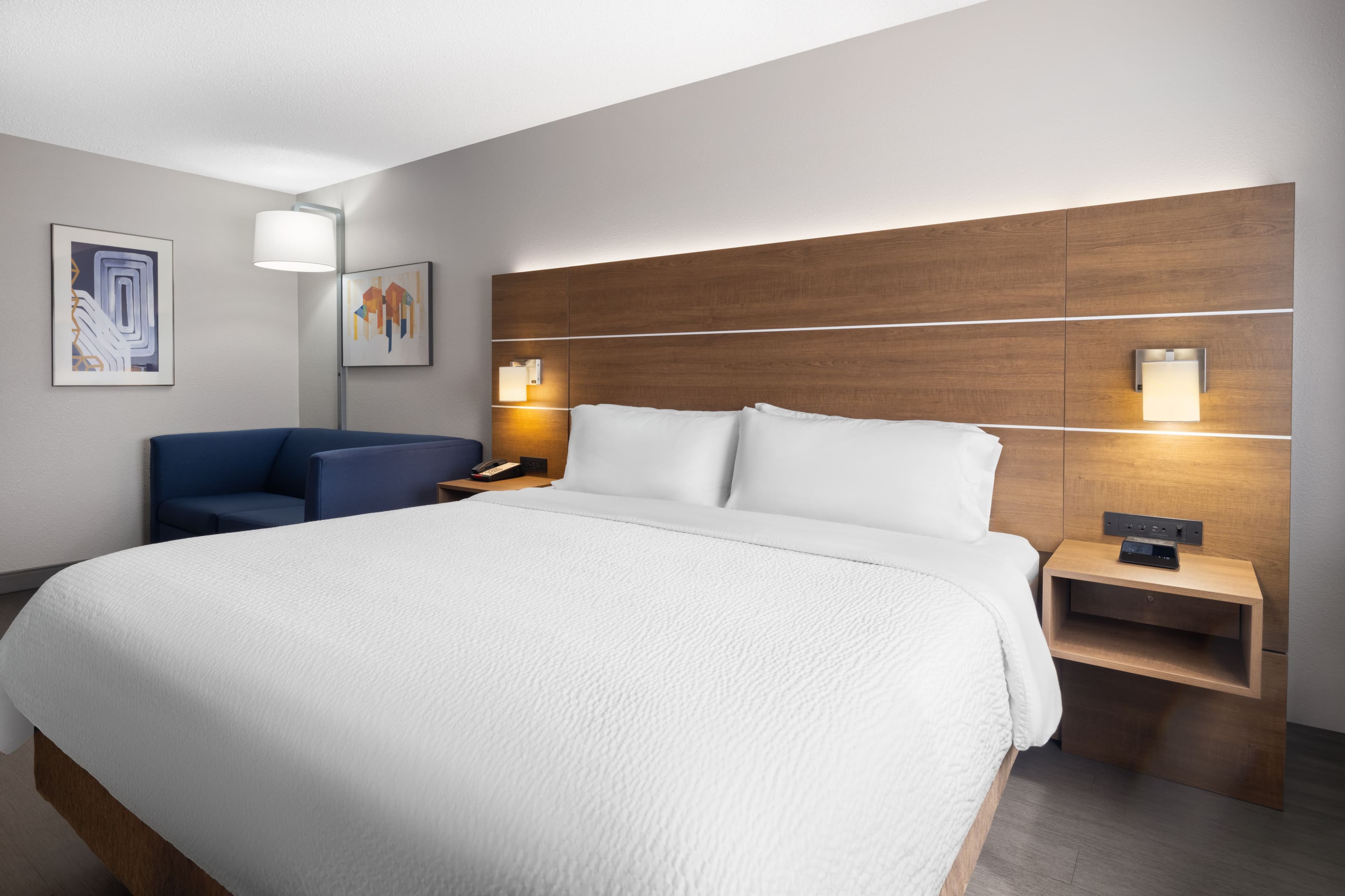 Holiday Inn Express Sheboygan-Kohler (I-43) — 17