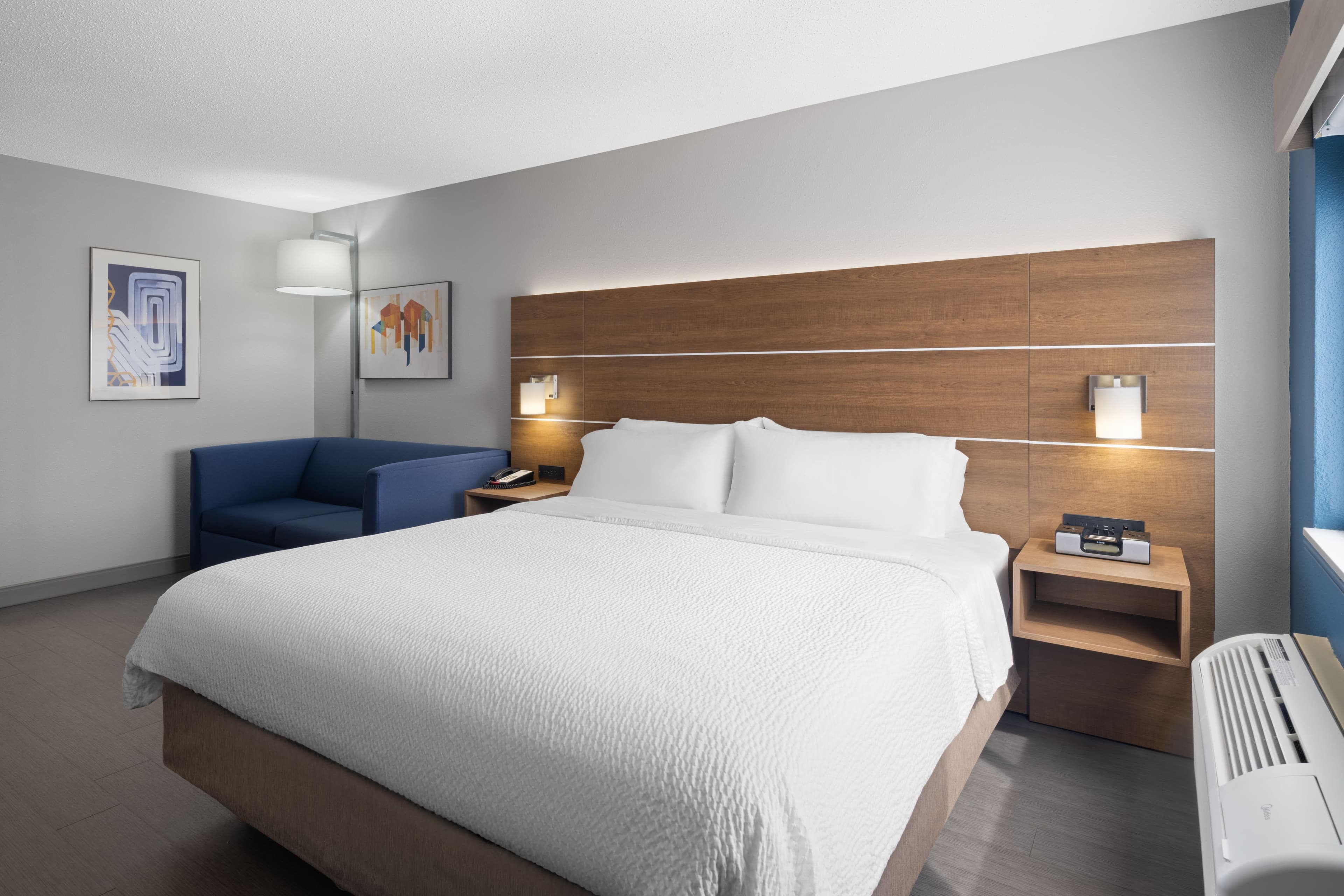 Holiday Inn Express Sheboygan-Kohler (I-43) — 18