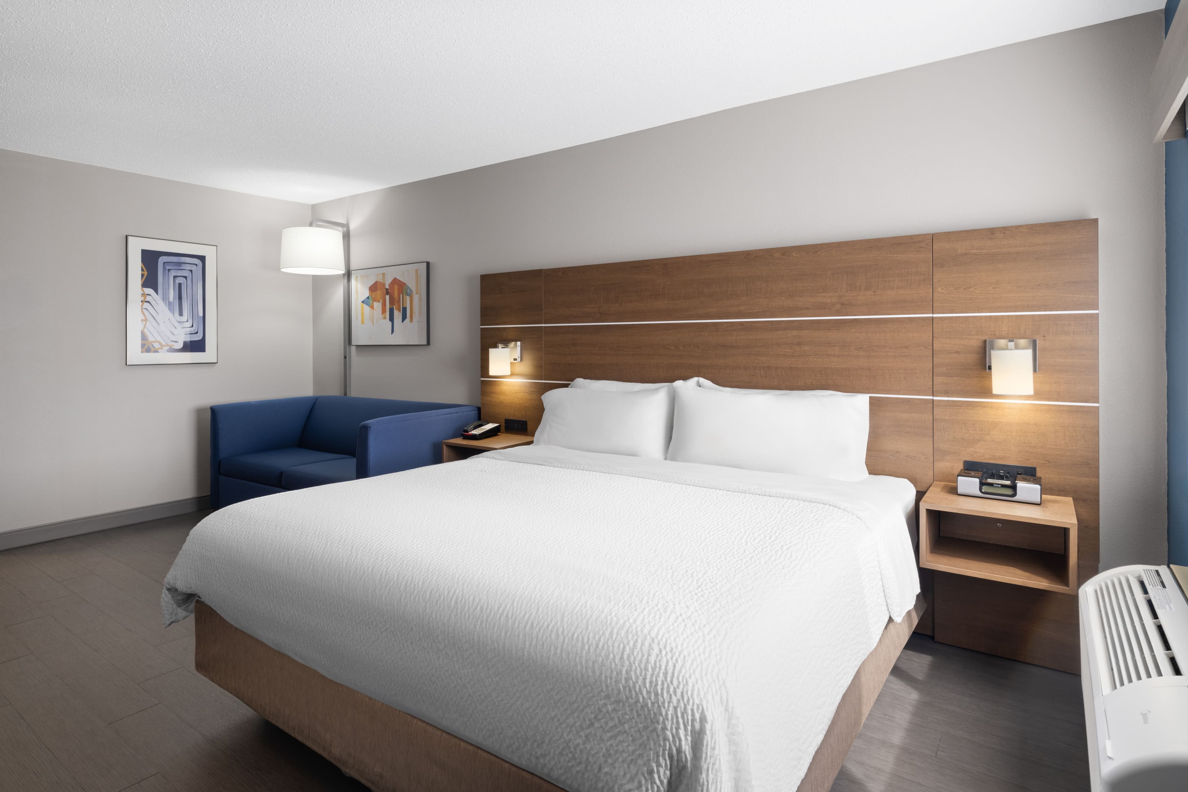 Holiday Inn Express Sheboygan-Kohler (I-43) — 12