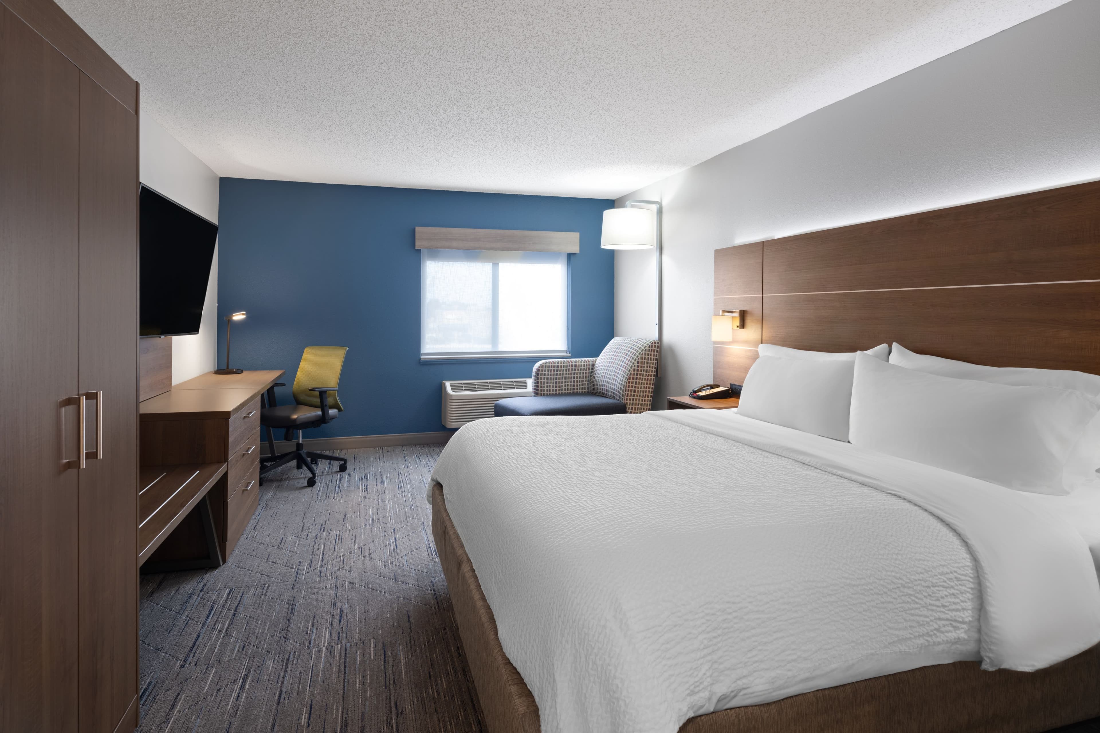 Holiday Inn Express Sheboygan-Kohler (I-43) — 11