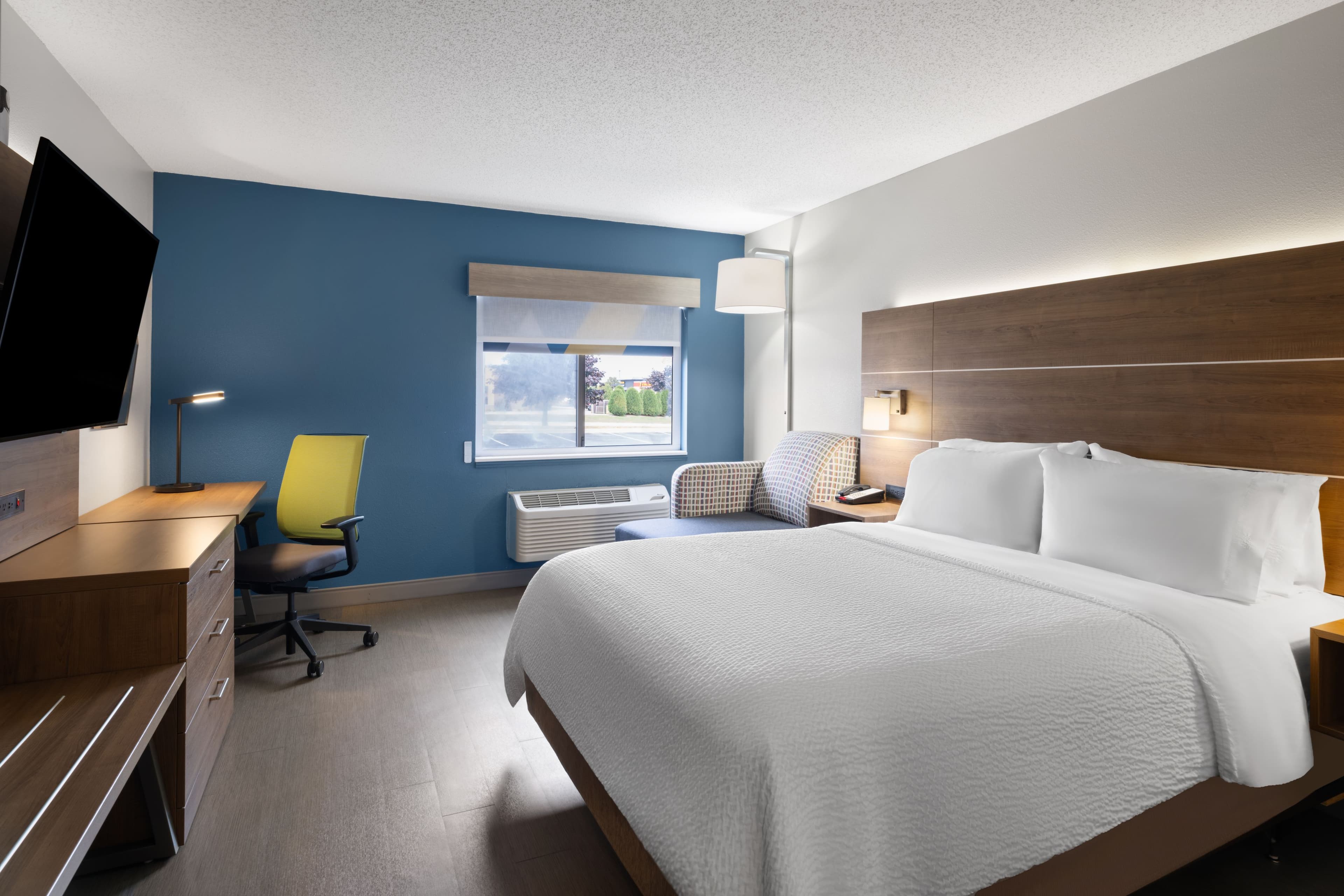 Holiday Inn Express Sheboygan-Kohler (I-43) — 24