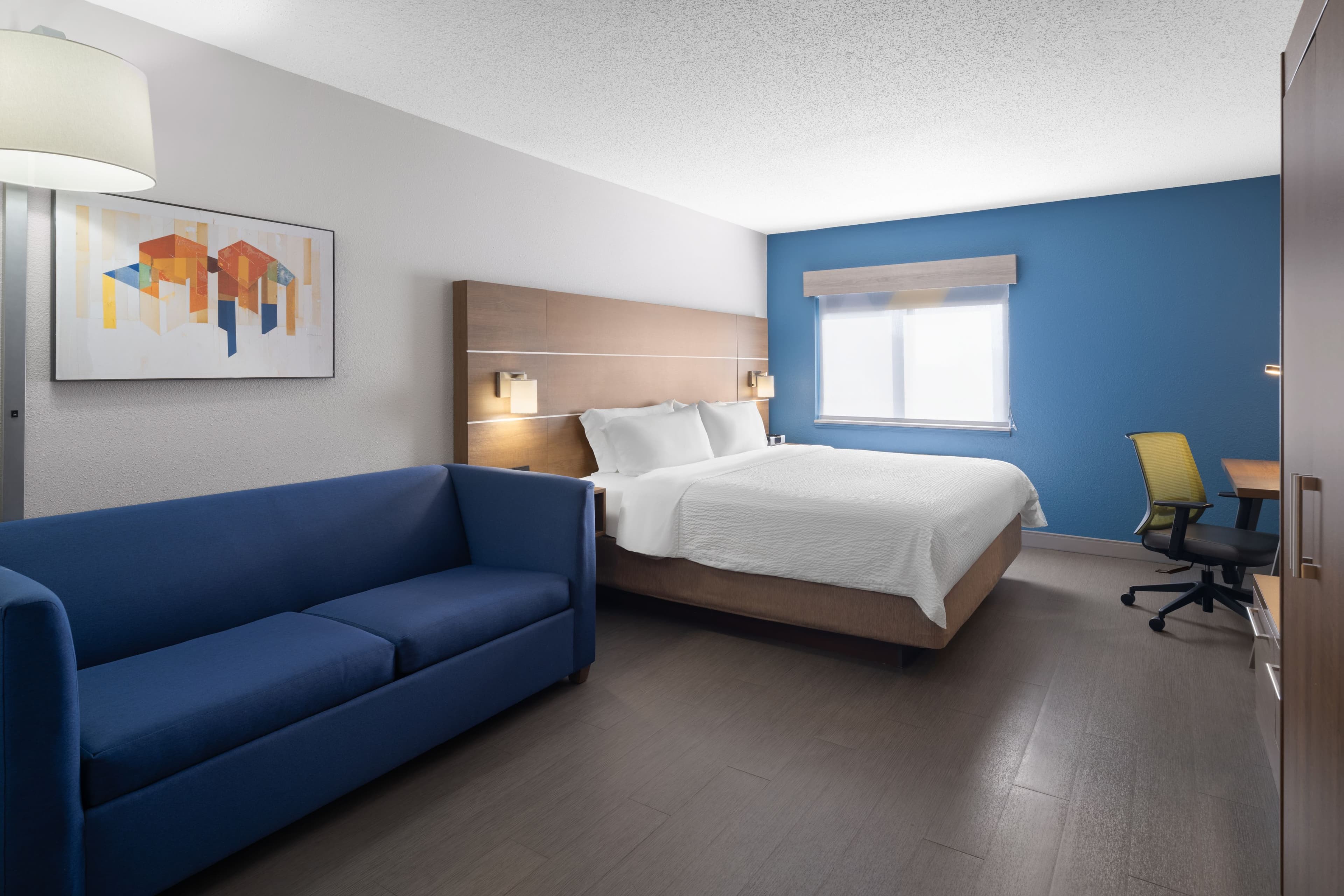 Holiday Inn Express Sheboygan-Kohler (I-43) — 9