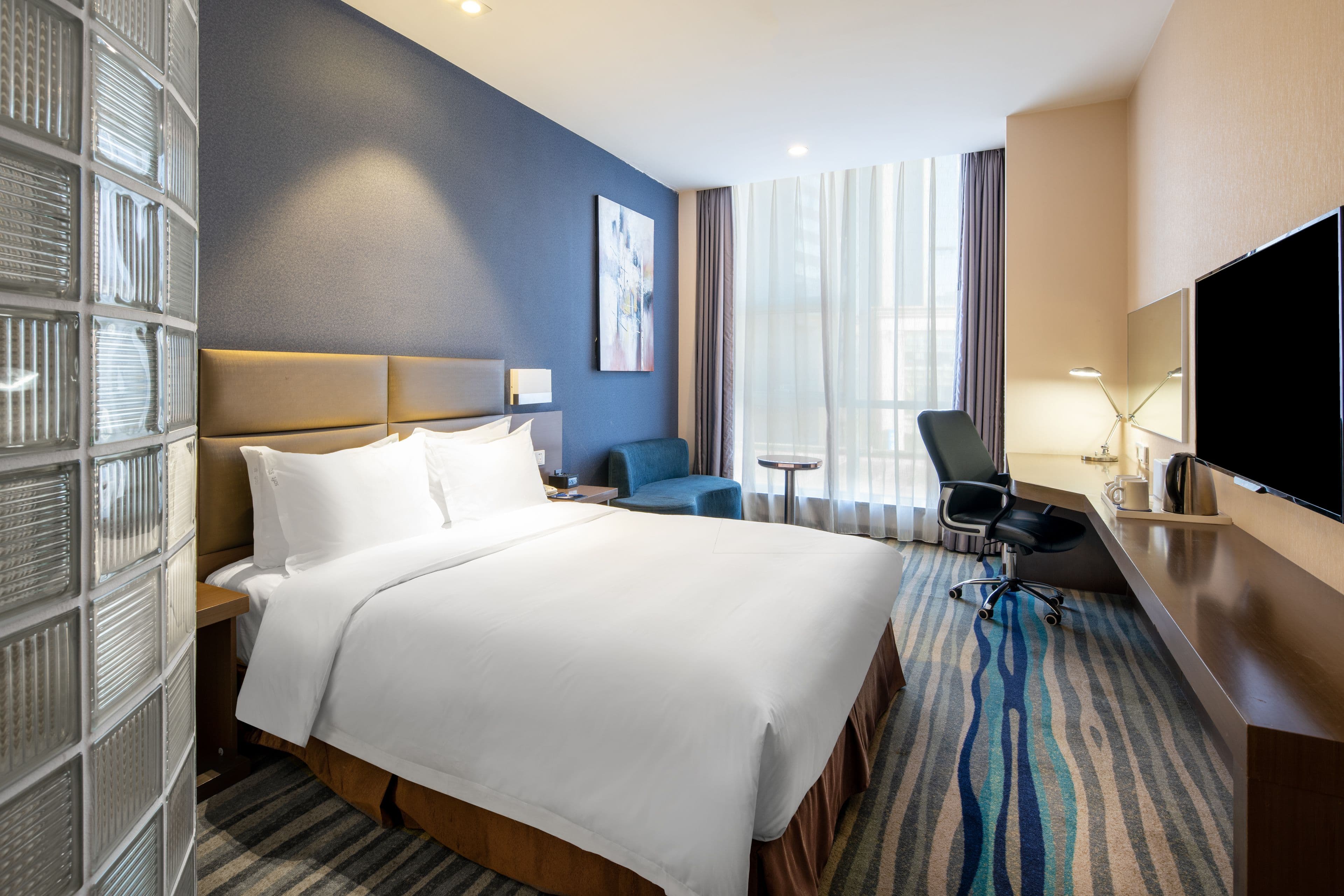 Holiday Inn Express Shenyang North Station - Image 3