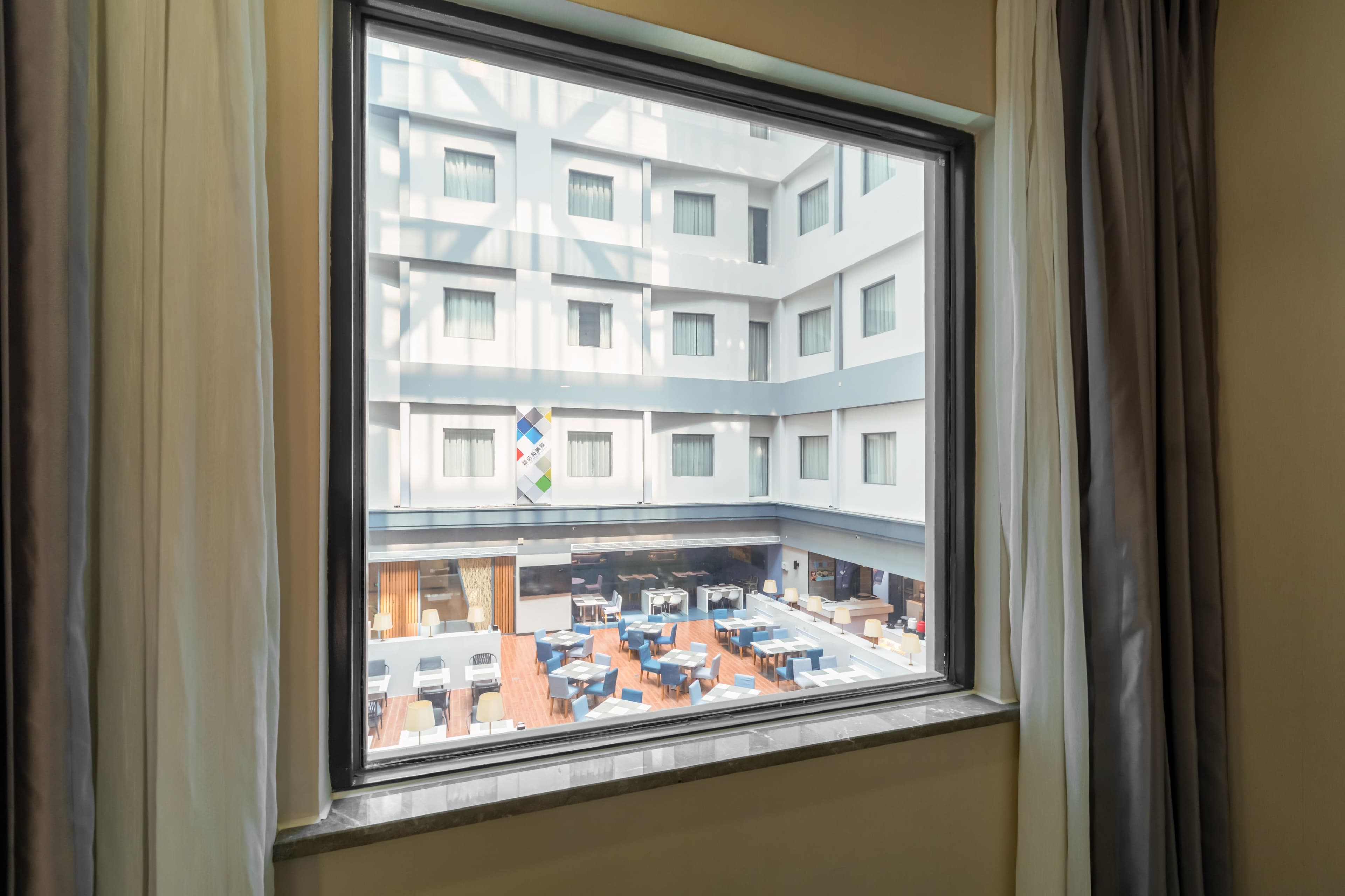 Holiday Inn Express Shenyang North Station — 8