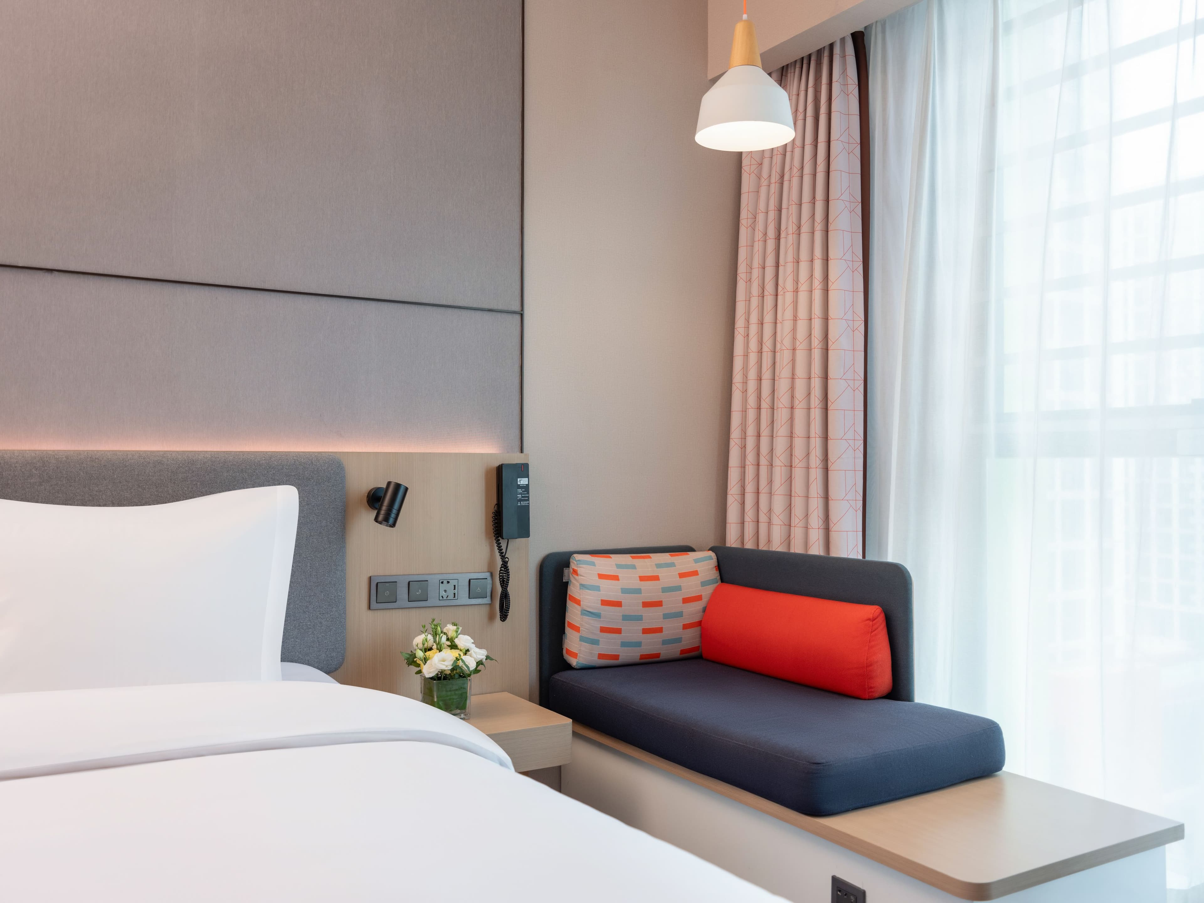 Holiday Inn Express Shenzhen Longhua — 35