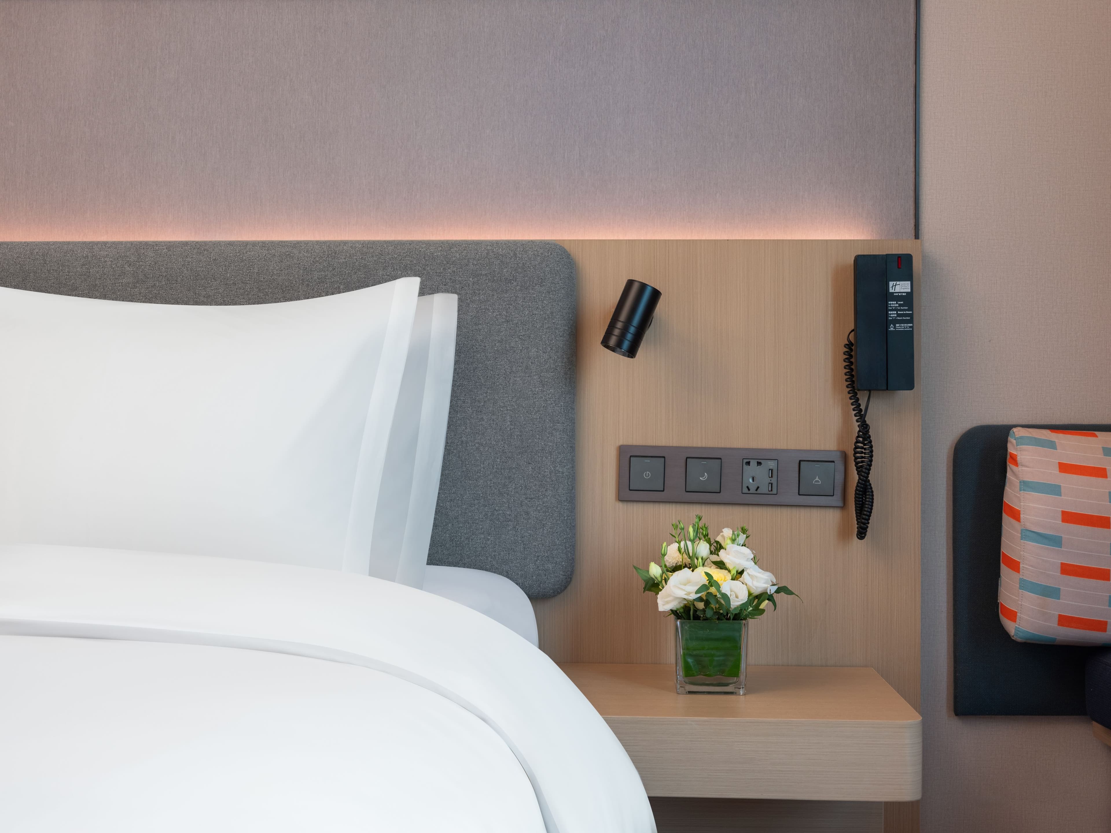 Holiday Inn Express Shenzhen Longhua — 10
