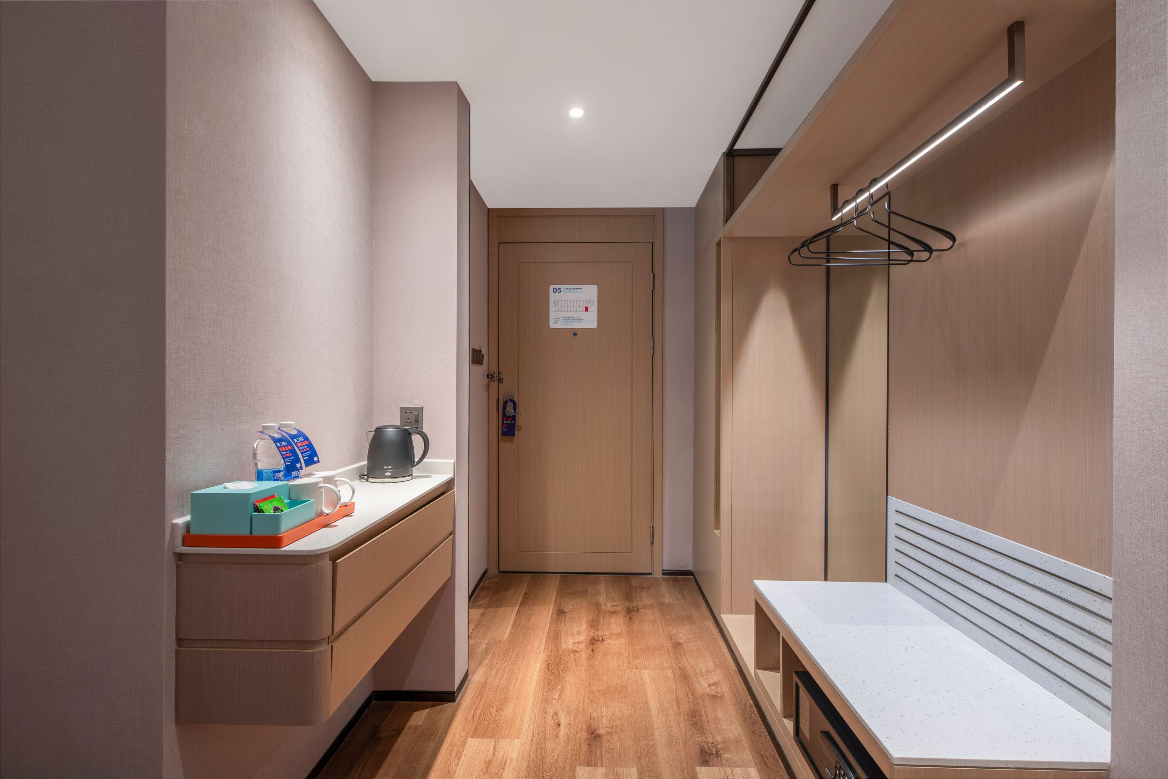 Holiday Inn Express Shenzhen Longhua — 11