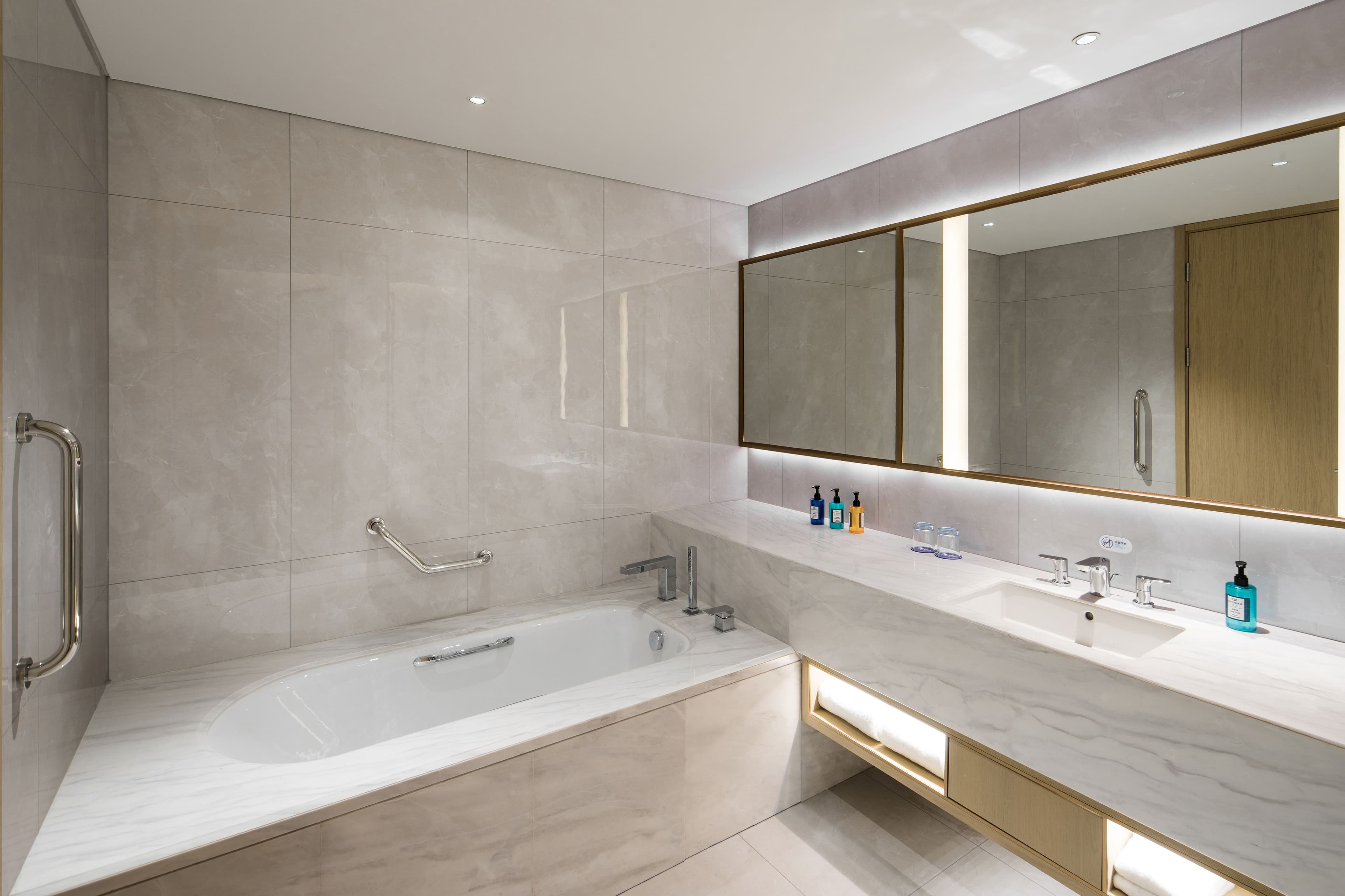Holiday Inn Express Shenzhen Haiyuan City — 6
