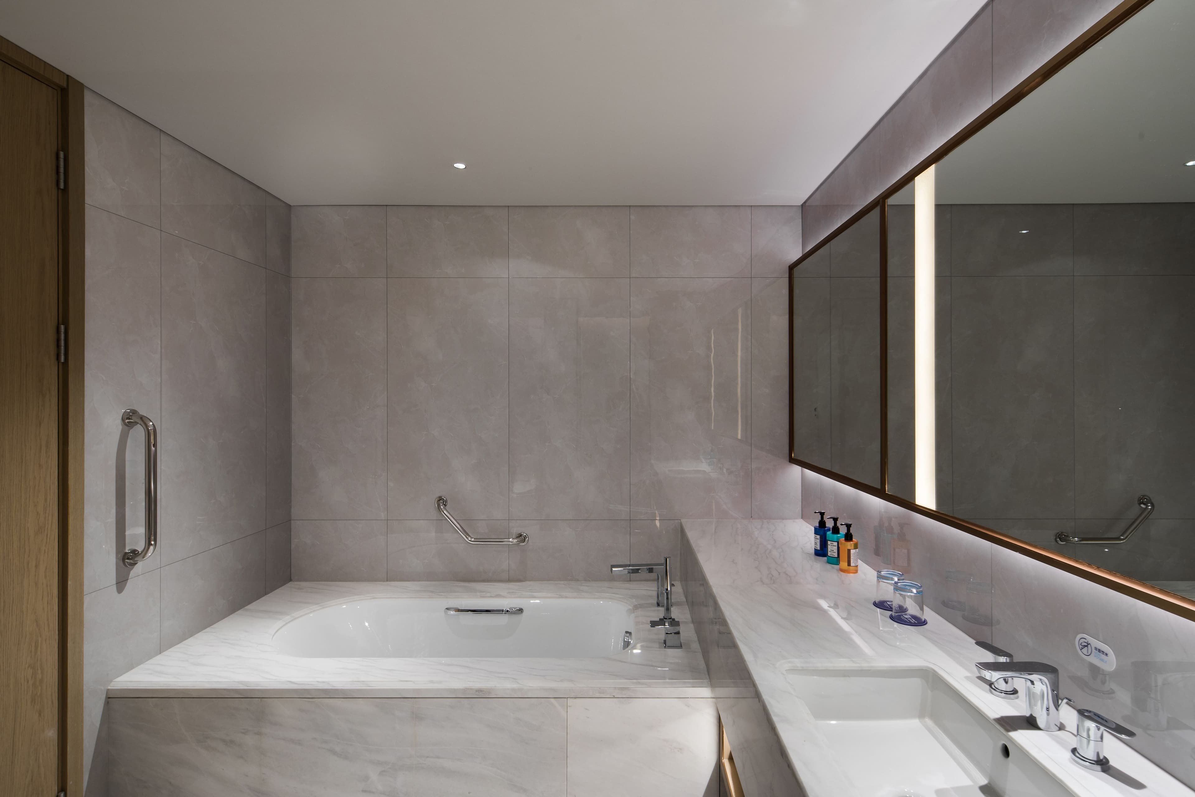 Holiday Inn Express Shenzhen Haiyuan City — 24
