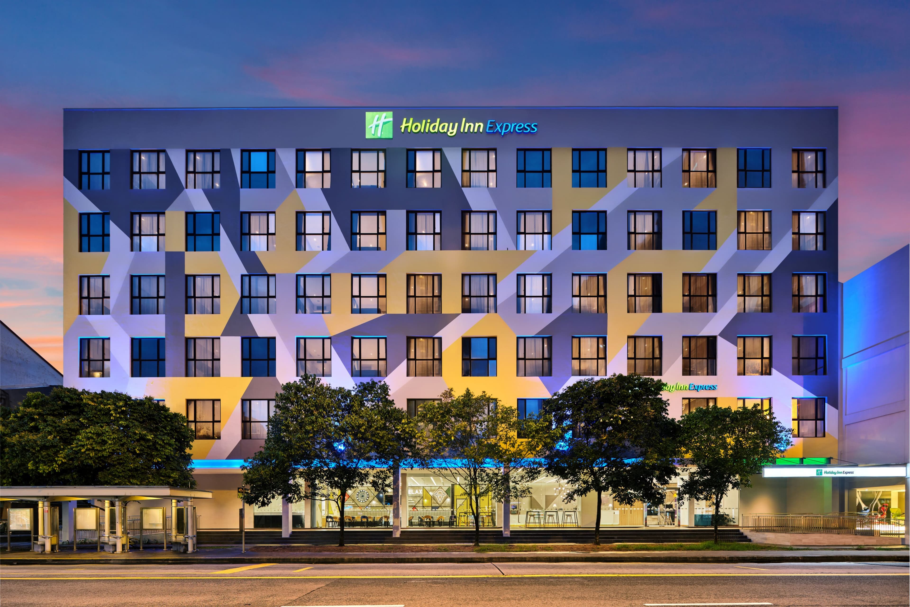 Holiday Inn Express Singapore Serangoon - Image 1