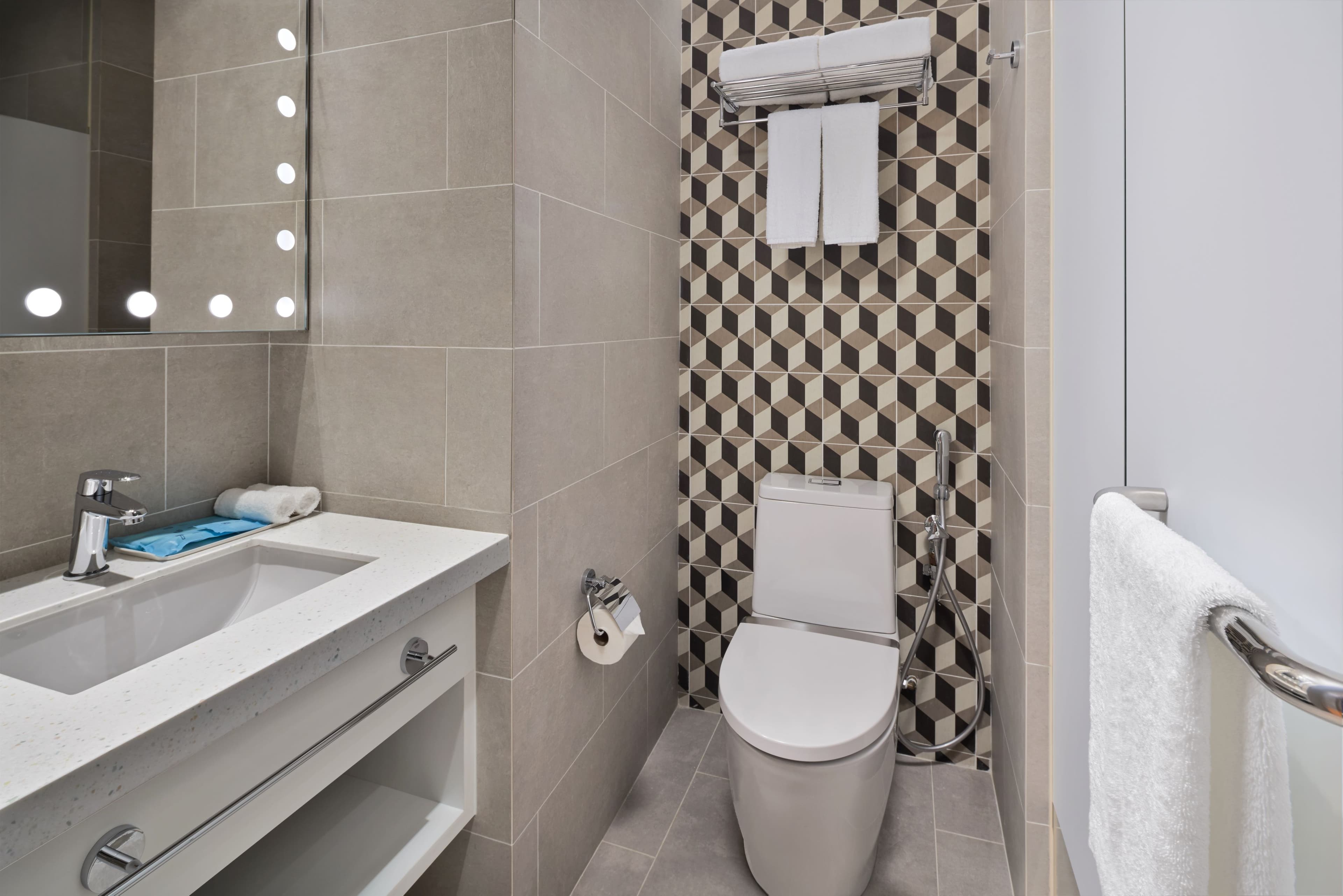 Holiday Inn Express Singapore Serangoon - Image 3