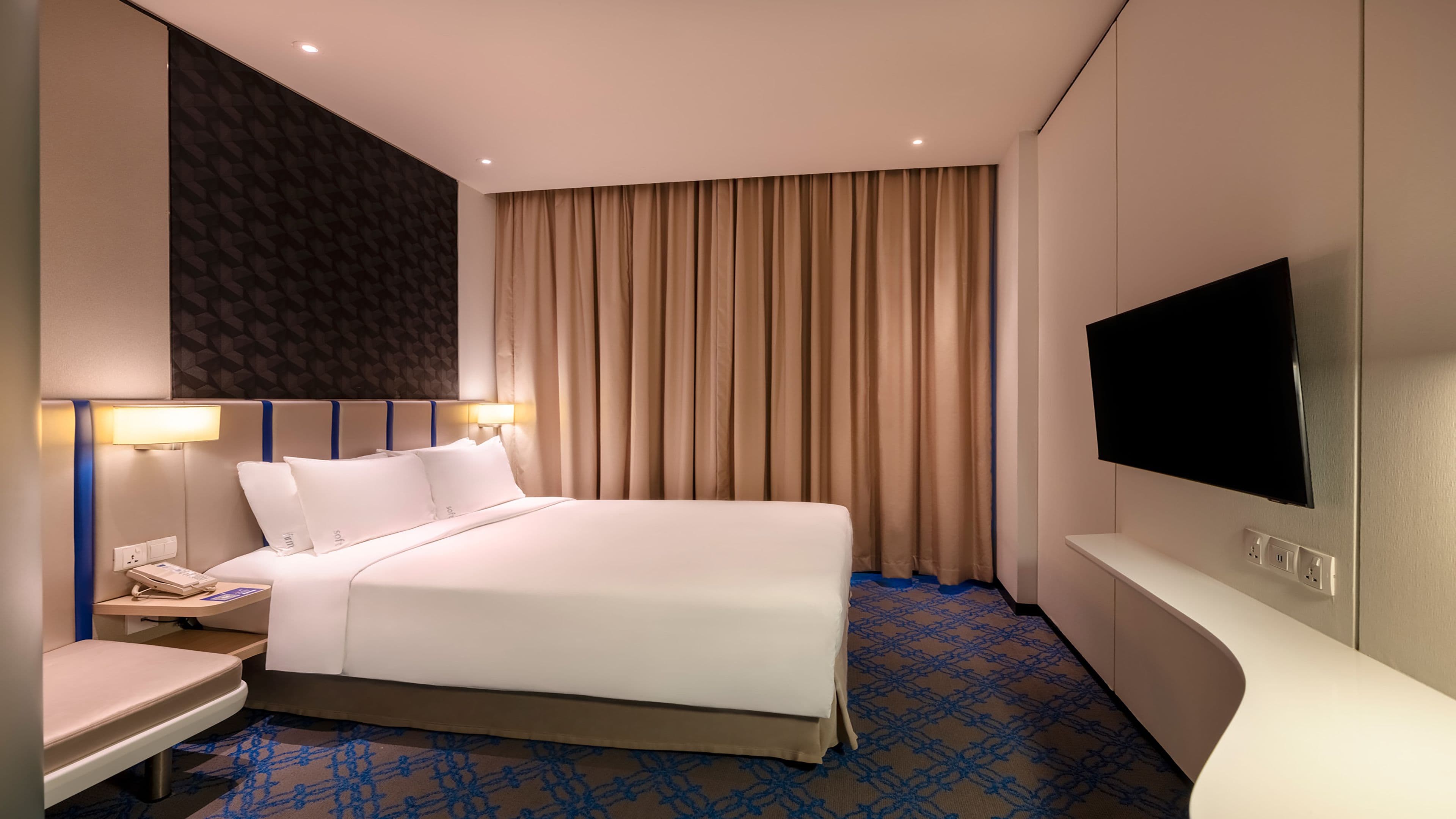 Holiday Inn Express Singapore Katong - Image 2