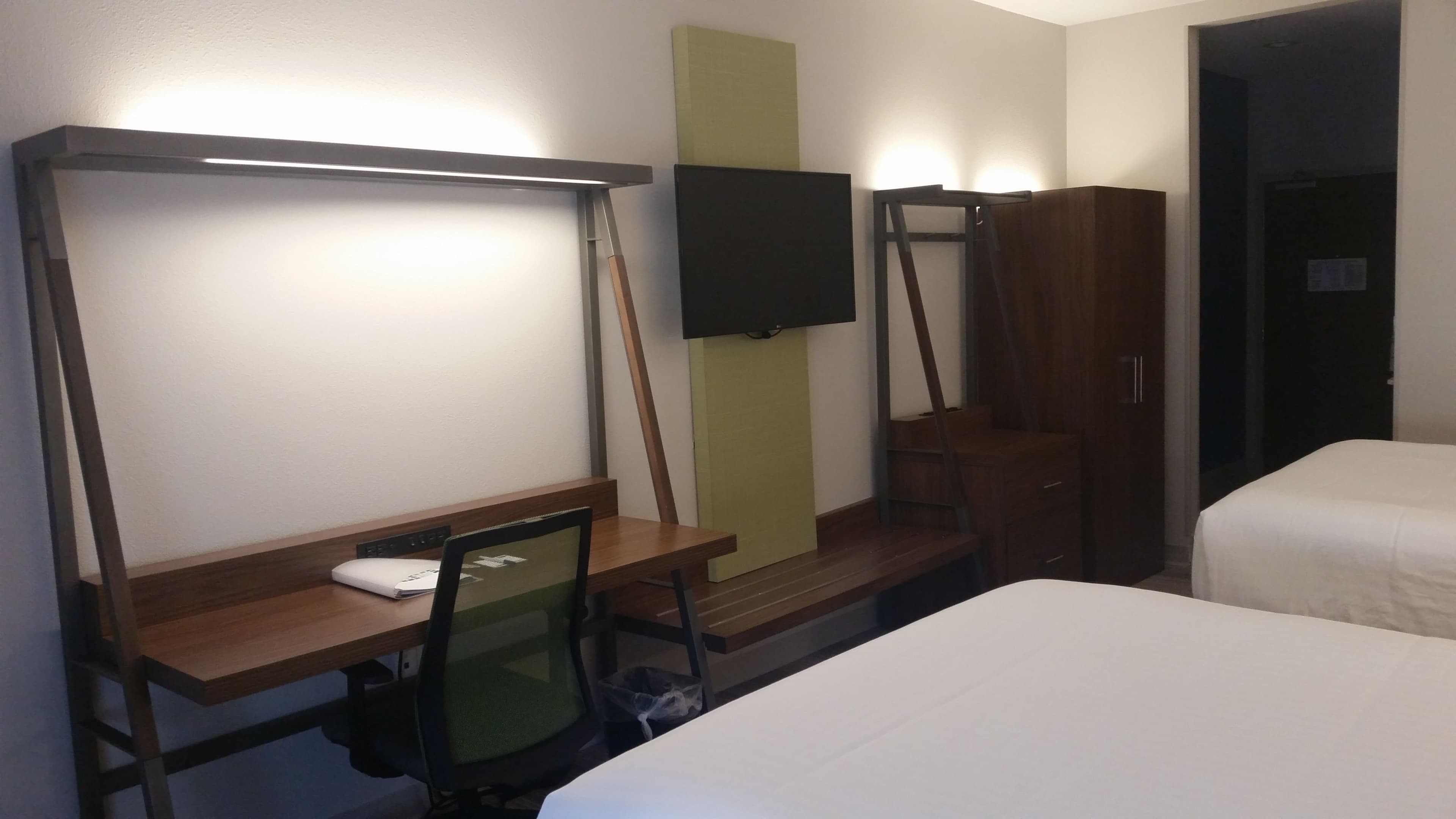 Holiday Inn Express Slidell — 15