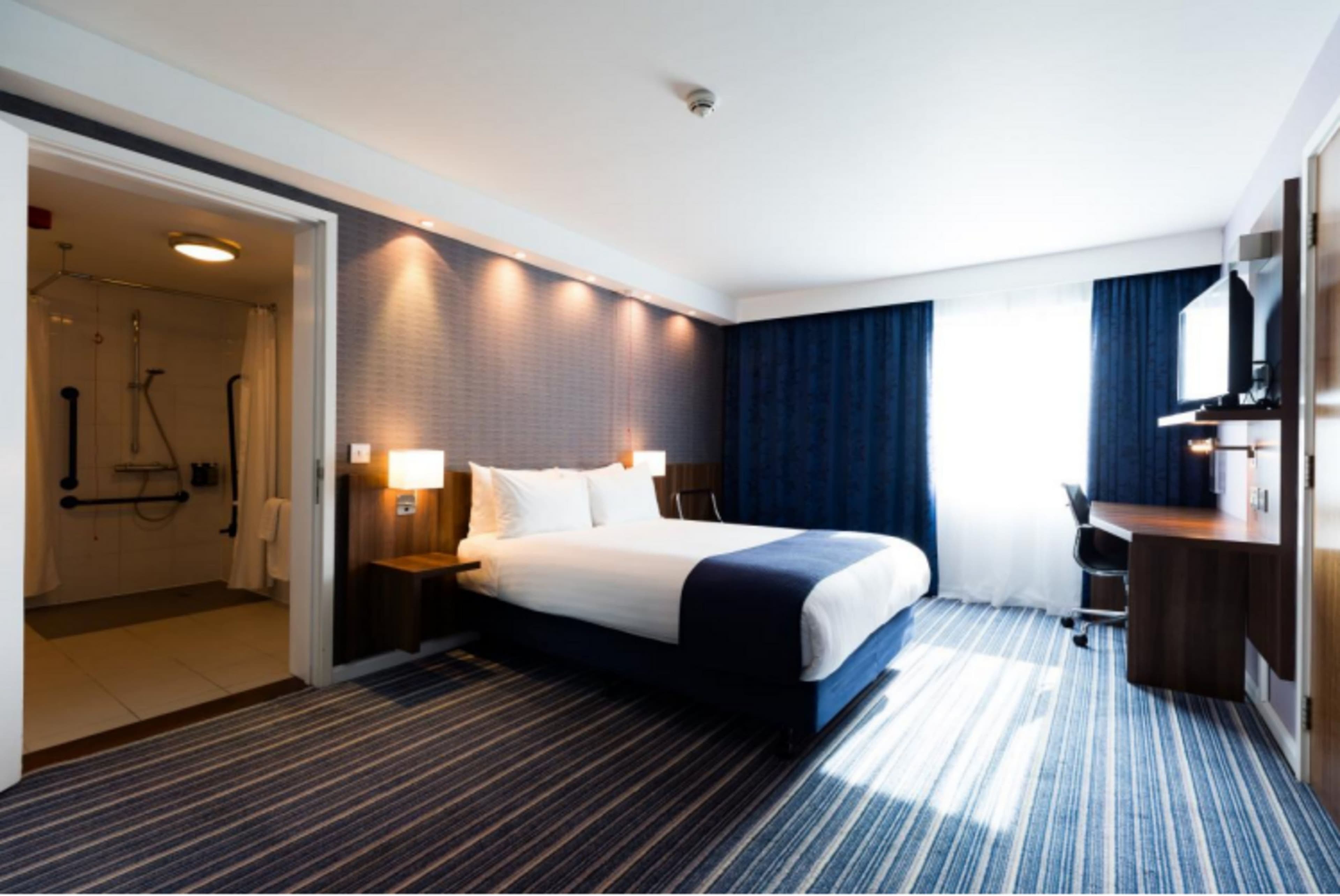 Holiday Inn Express London - Heathrow T5 — 34
