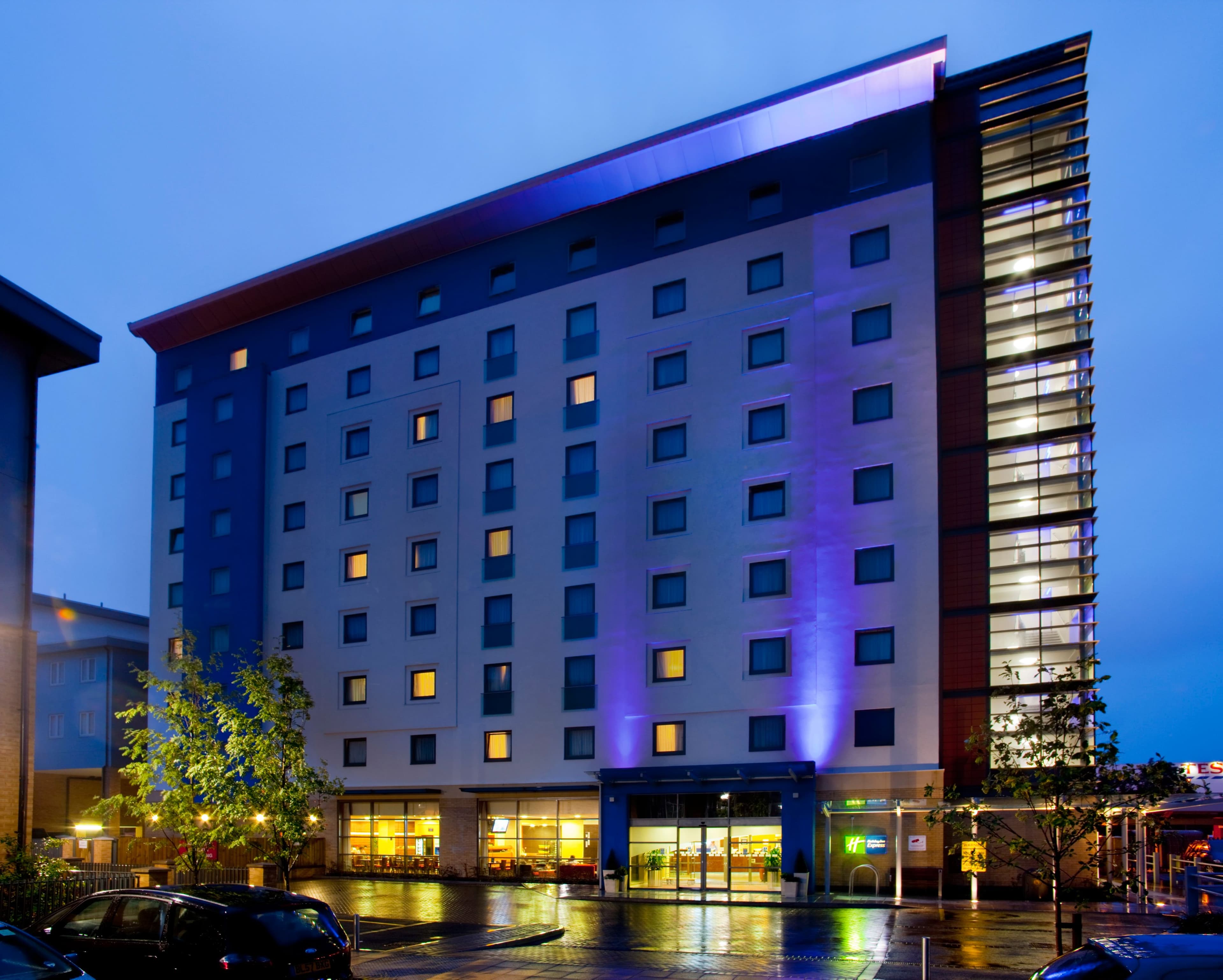Holiday Inn Express Slough - Image 1
