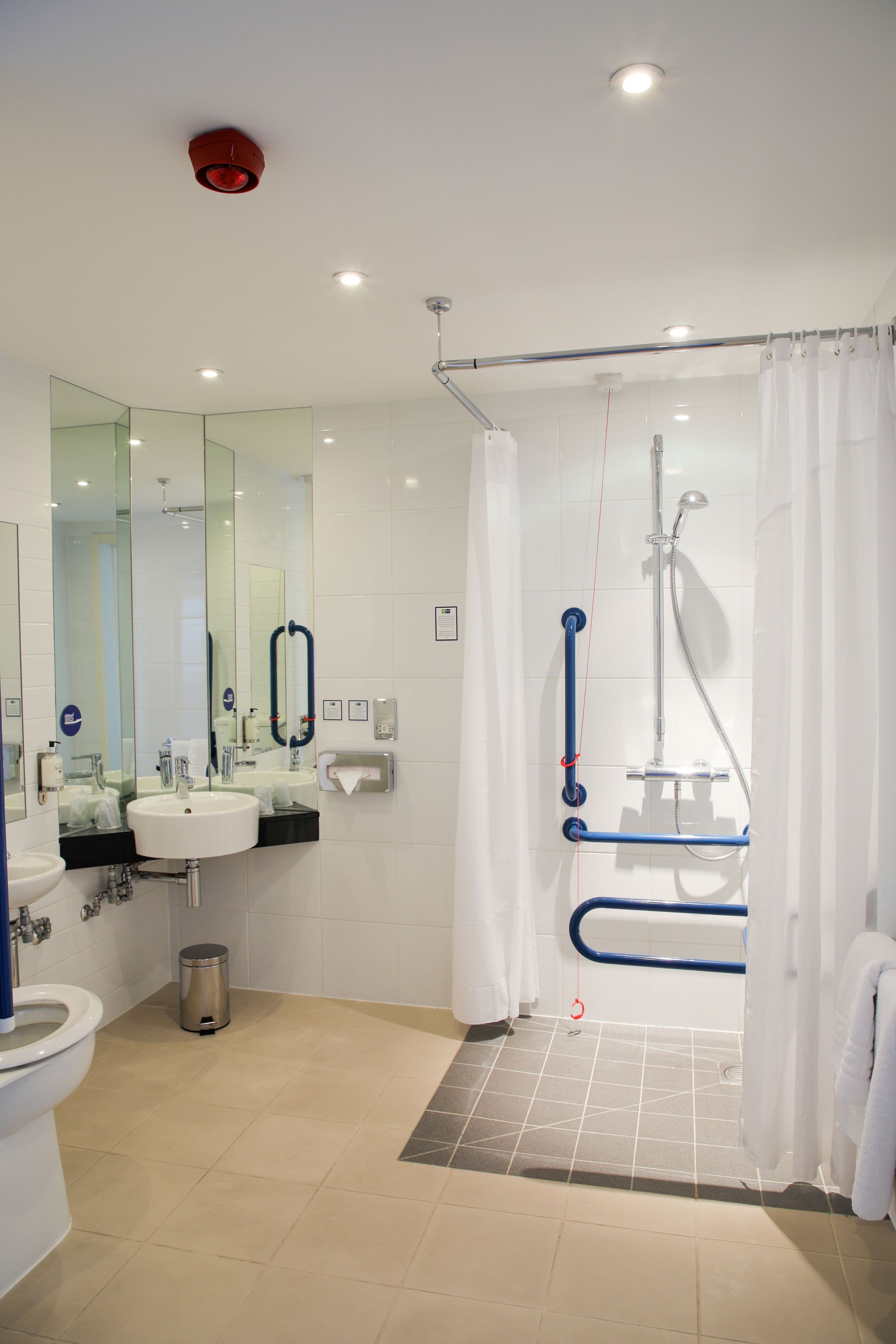 Holiday Inn Express London - Heathrow T5 — 32