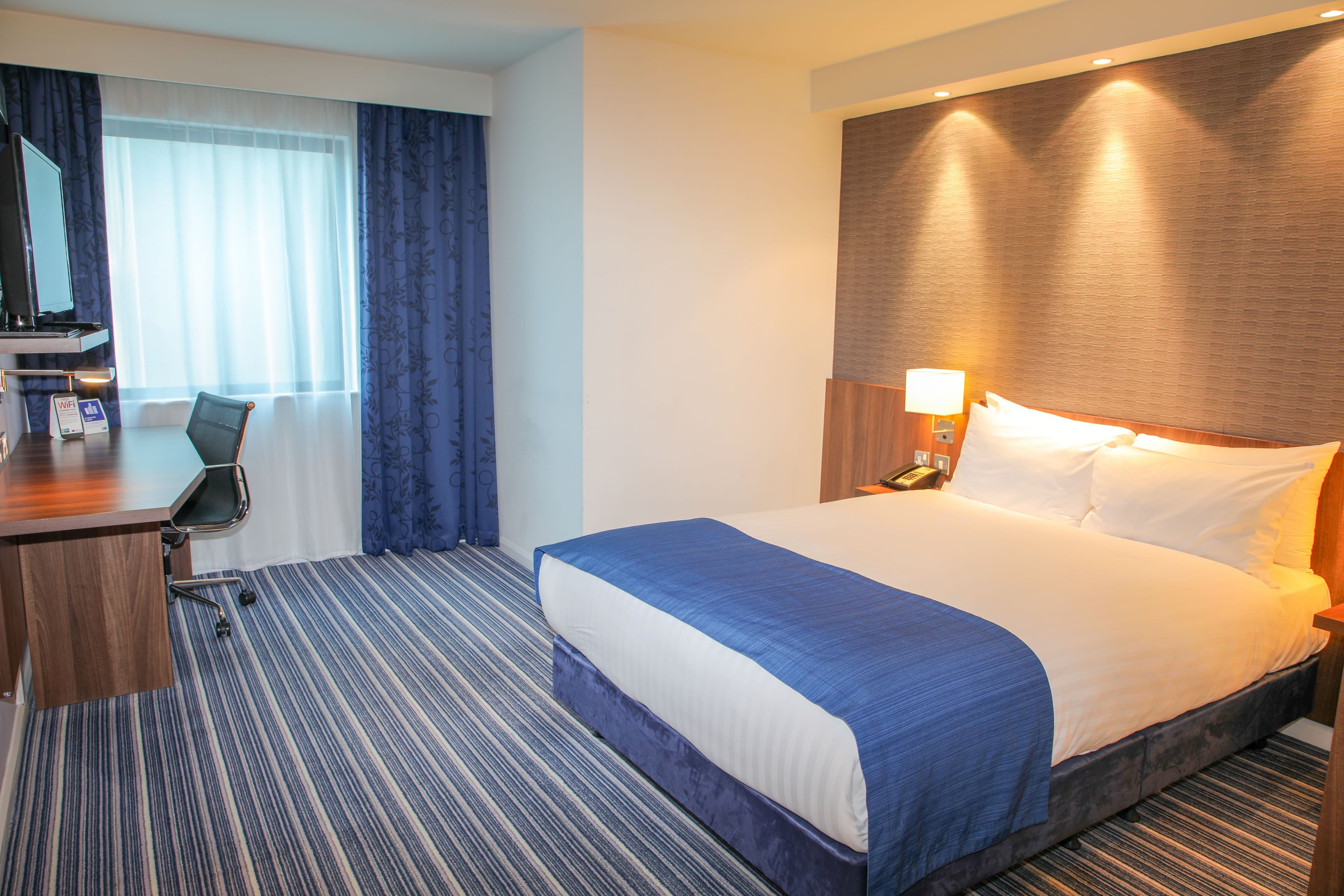 Holiday Inn Express London - Heathrow T5 — 9