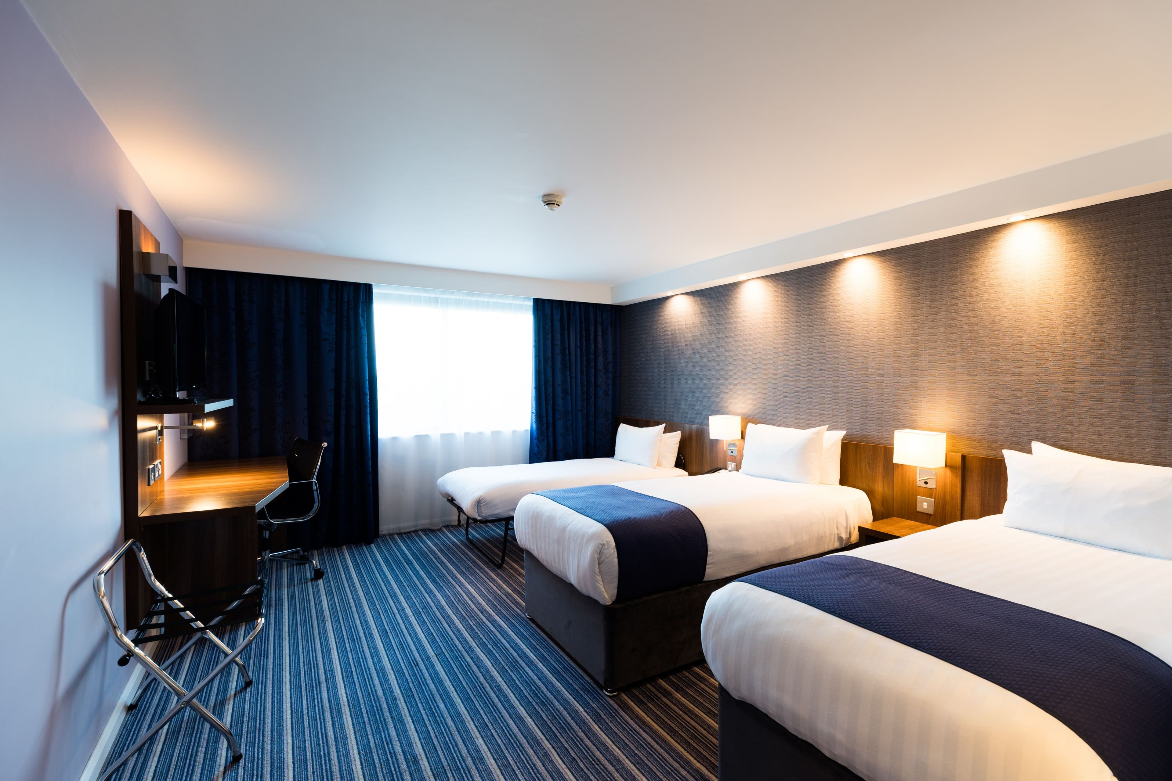 Holiday Inn Express London - Heathrow T5 — 41