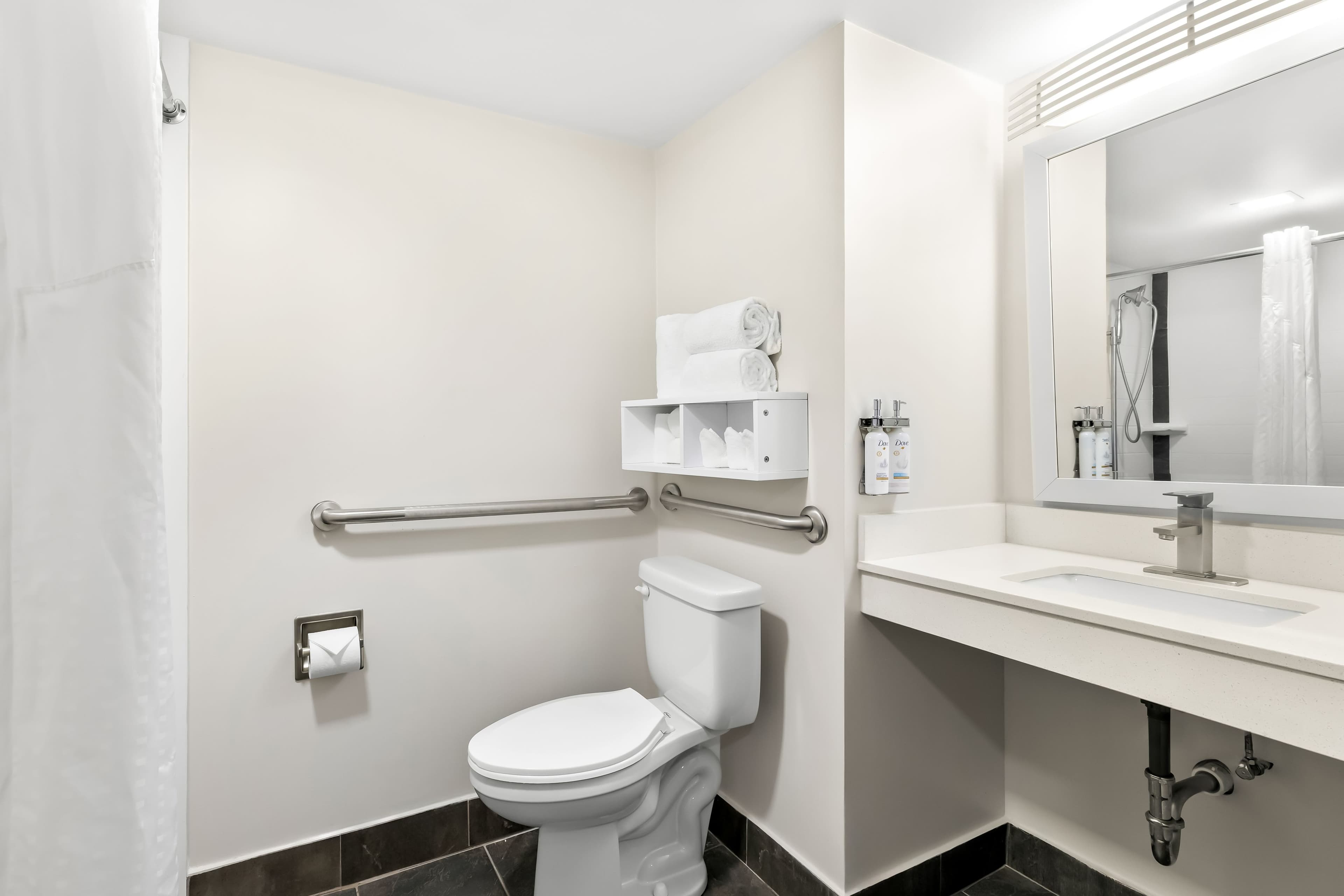 Holiday Inn Express Atlanta Galleria-Ballpark Area — 19