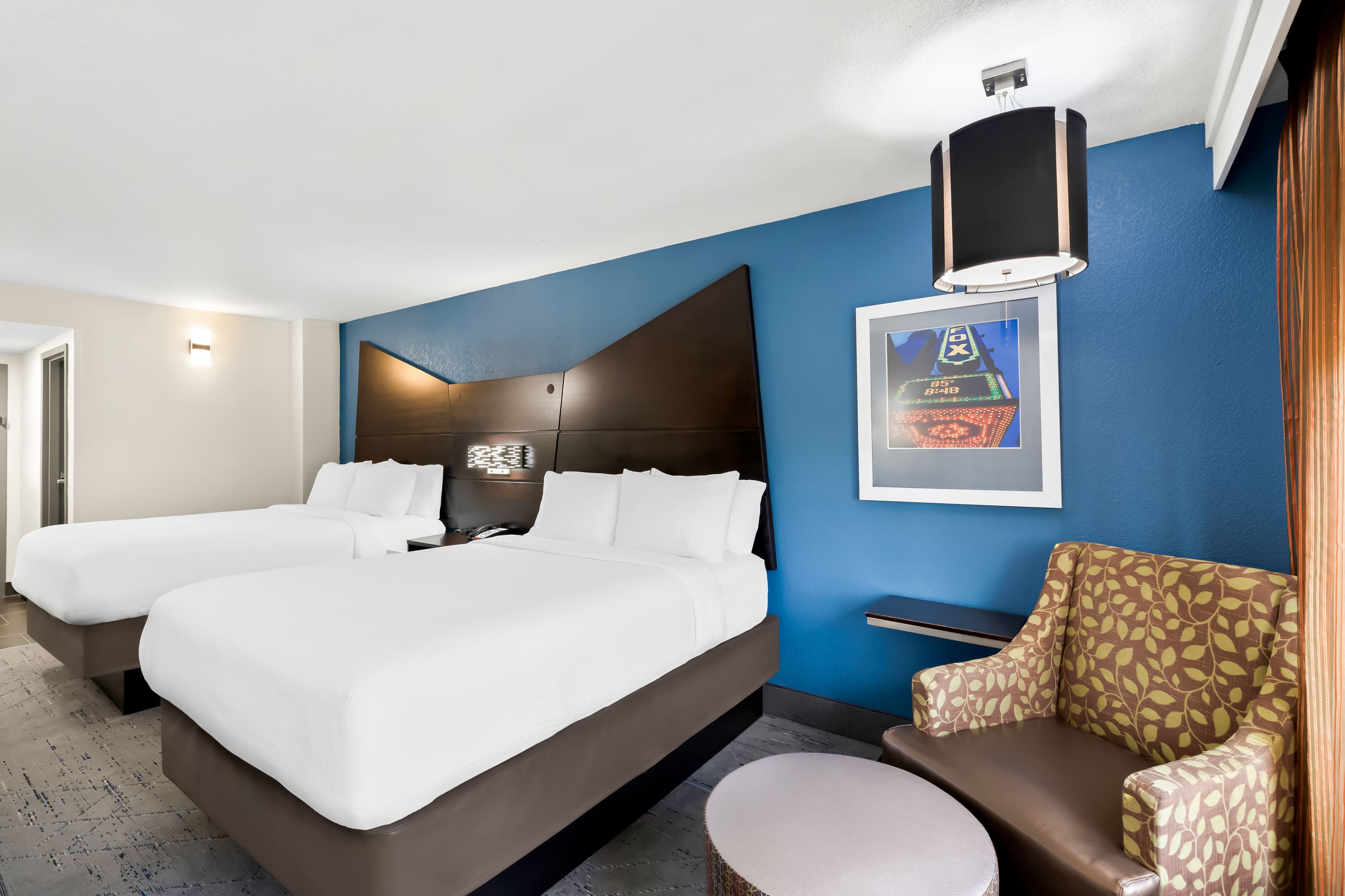 Holiday Inn Express Atlanta Galleria-Ballpark Area — 14