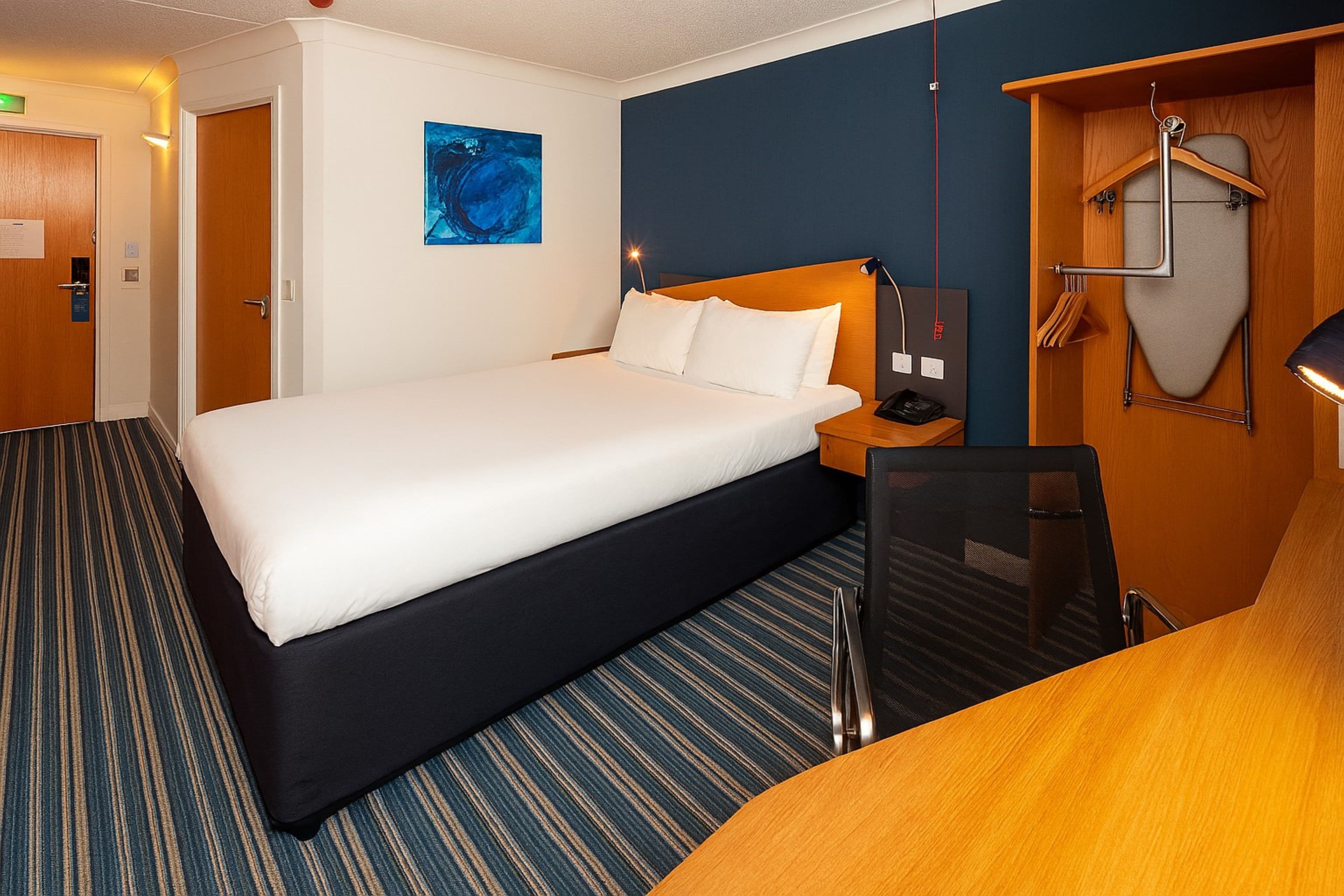 Holiday Inn Express Southampton - West — 17