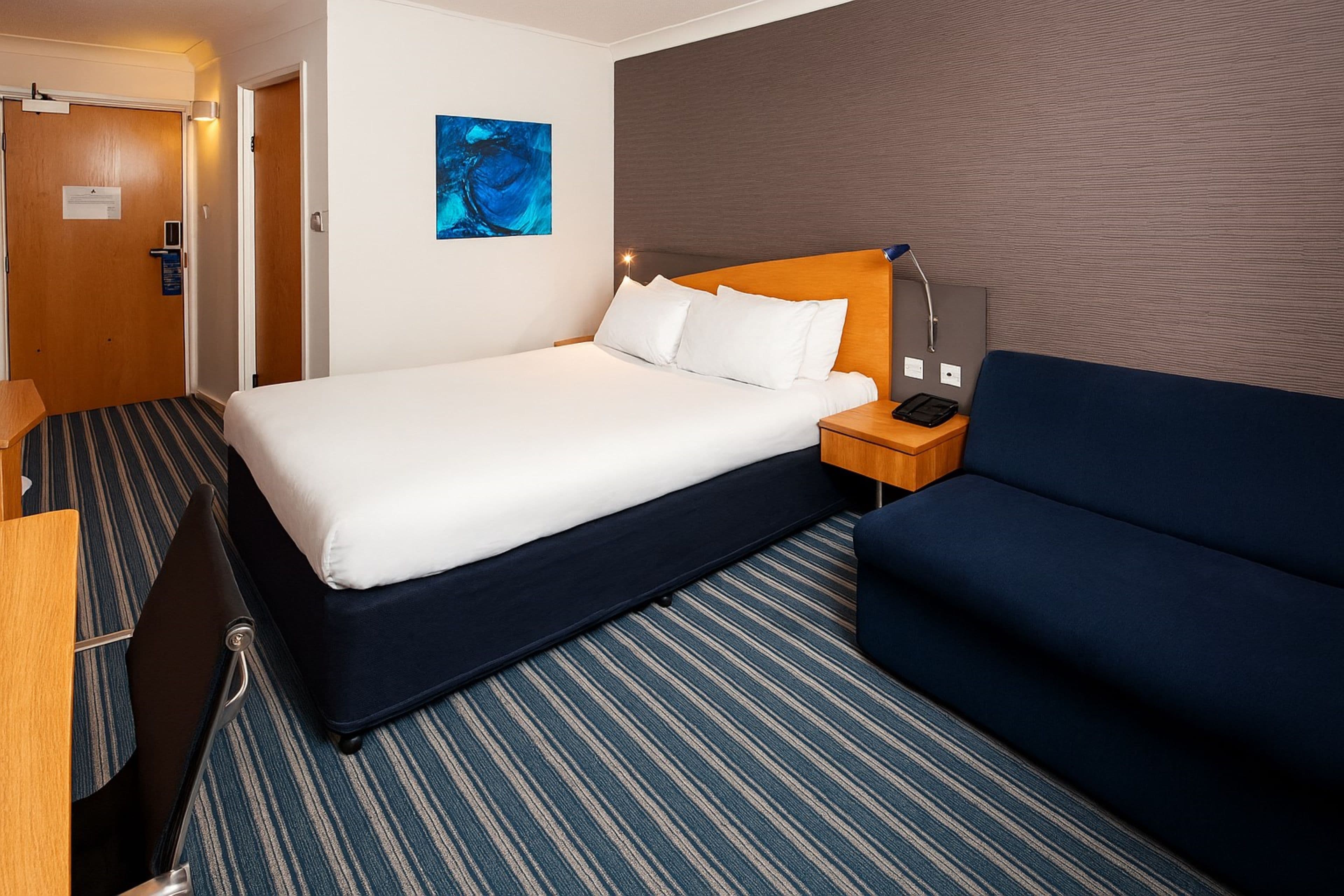Holiday Inn Express Southampton - West — 4
