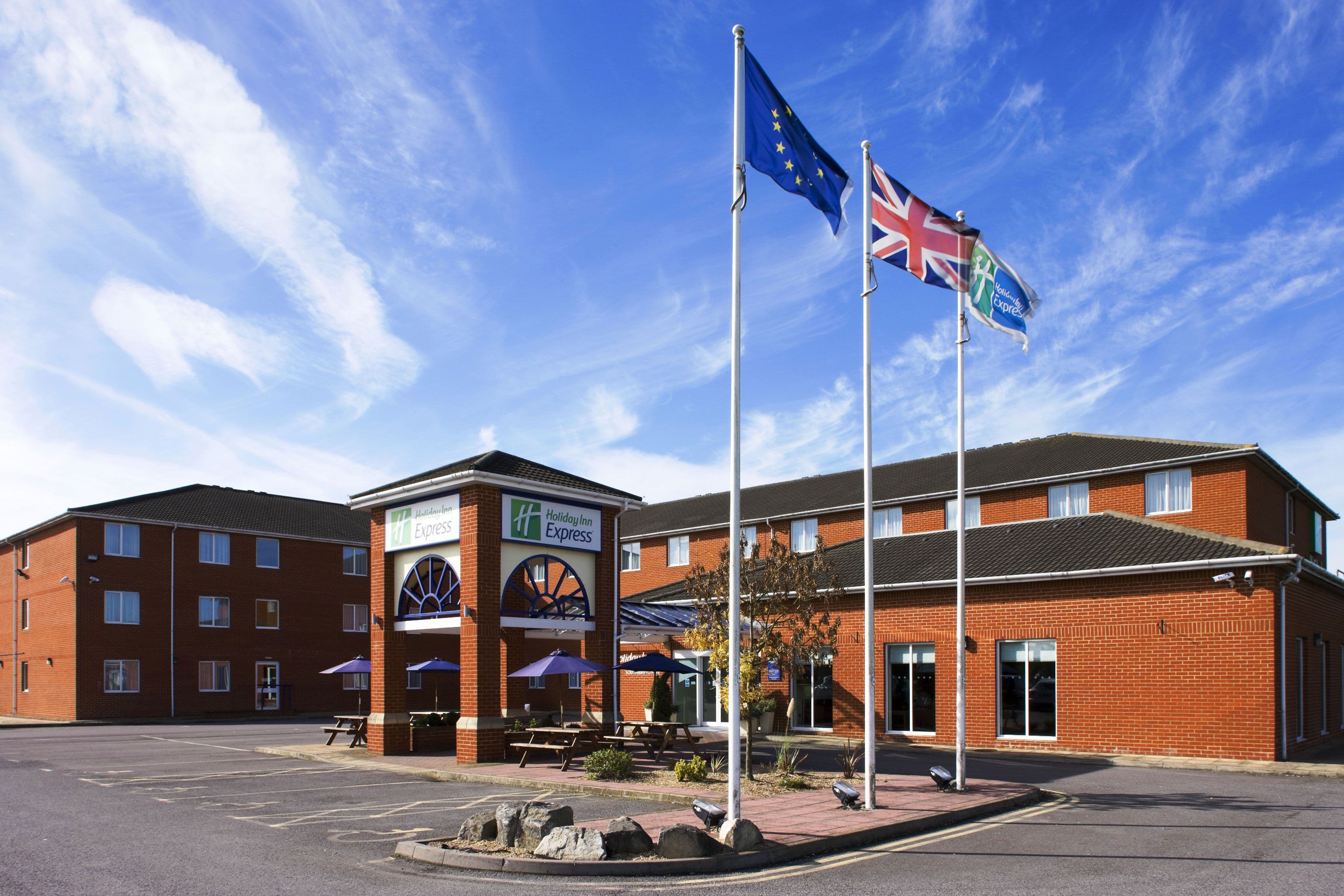 Holiday Inn Express Southampton - West - Image 1