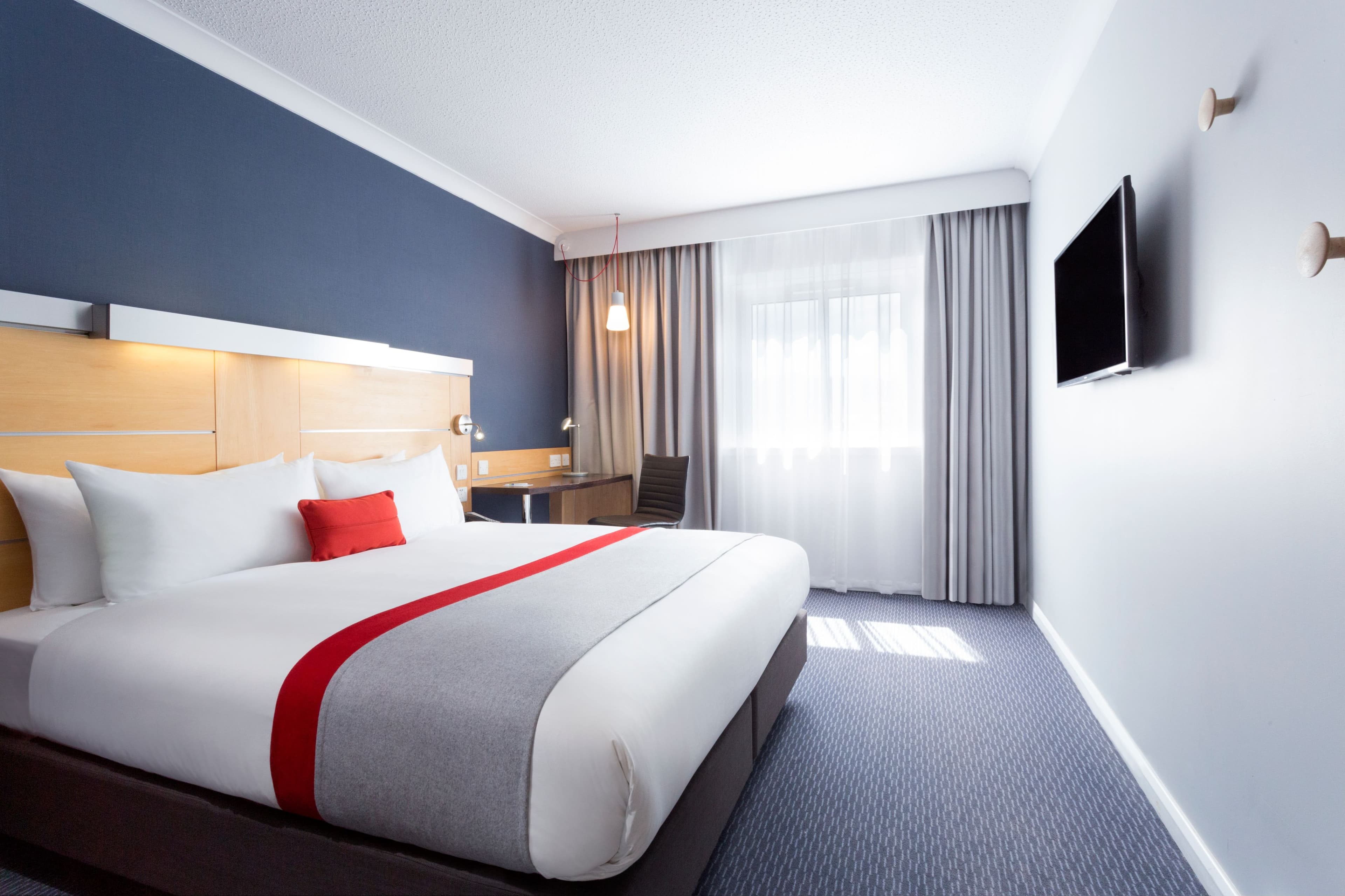 Holiday Inn Express Southampton M27, Jct.7 - Image 3