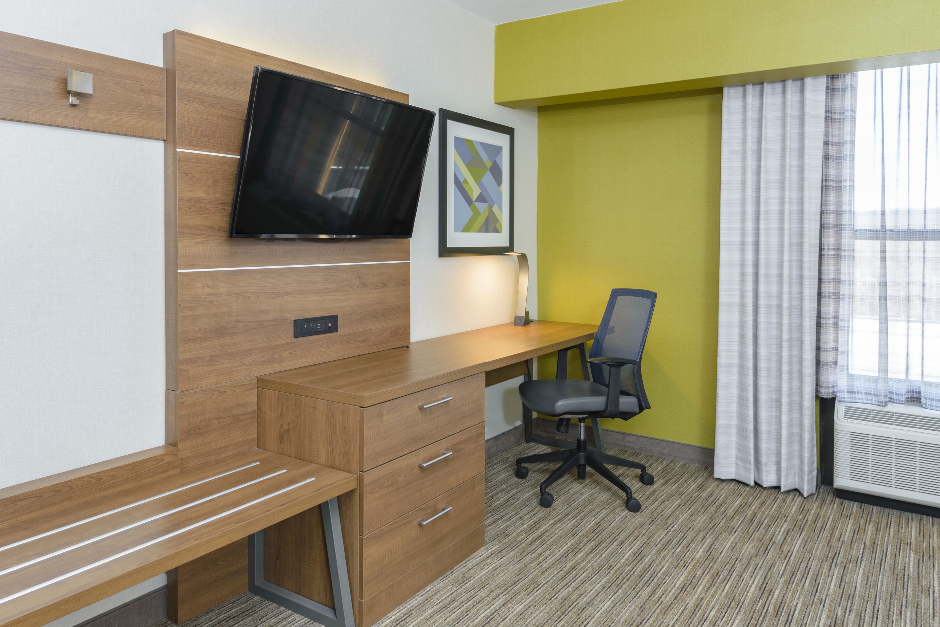 Holiday Inn Express Southington — 16