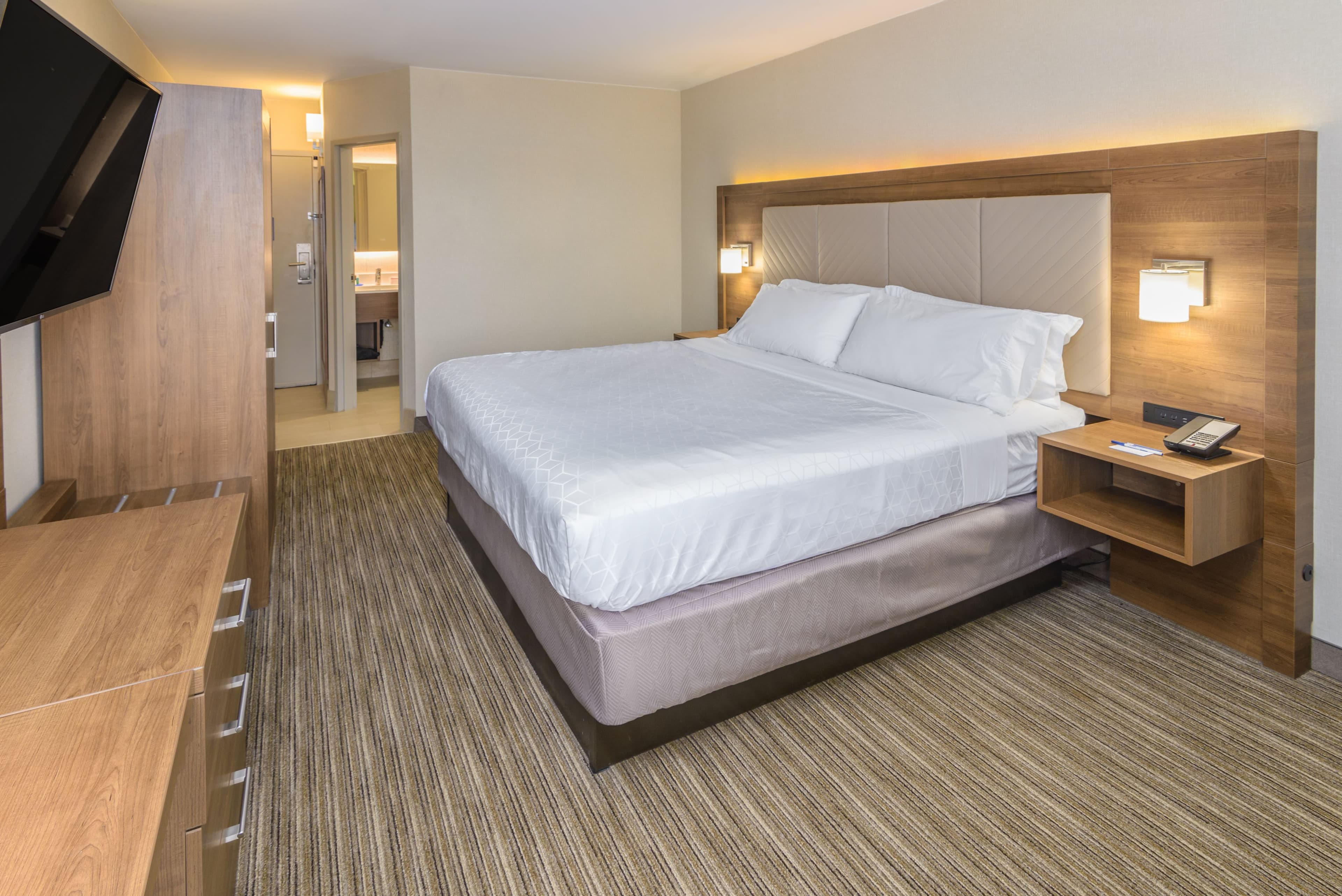 Holiday Inn Express Southington - Image 2