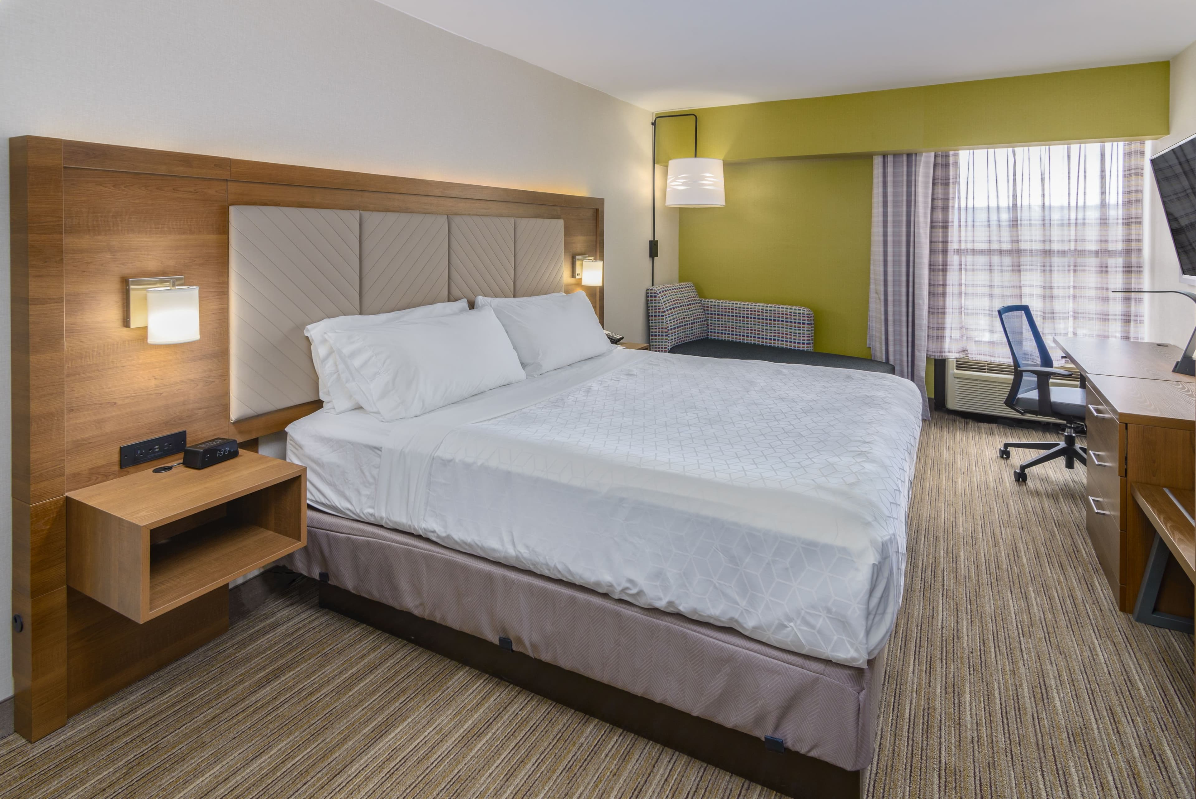 Holiday Inn Express Southington — 8