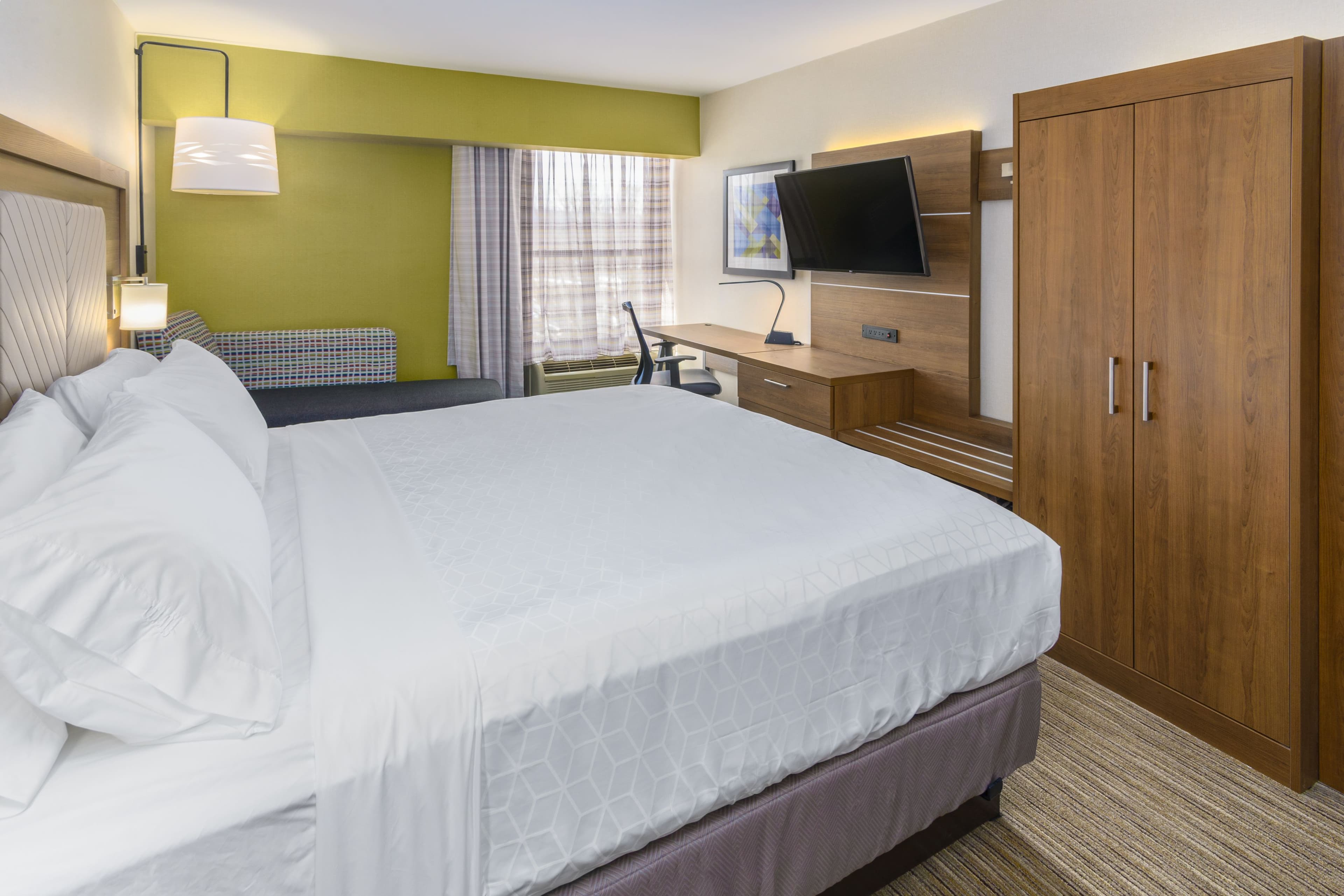 Holiday Inn Express Southington — 13