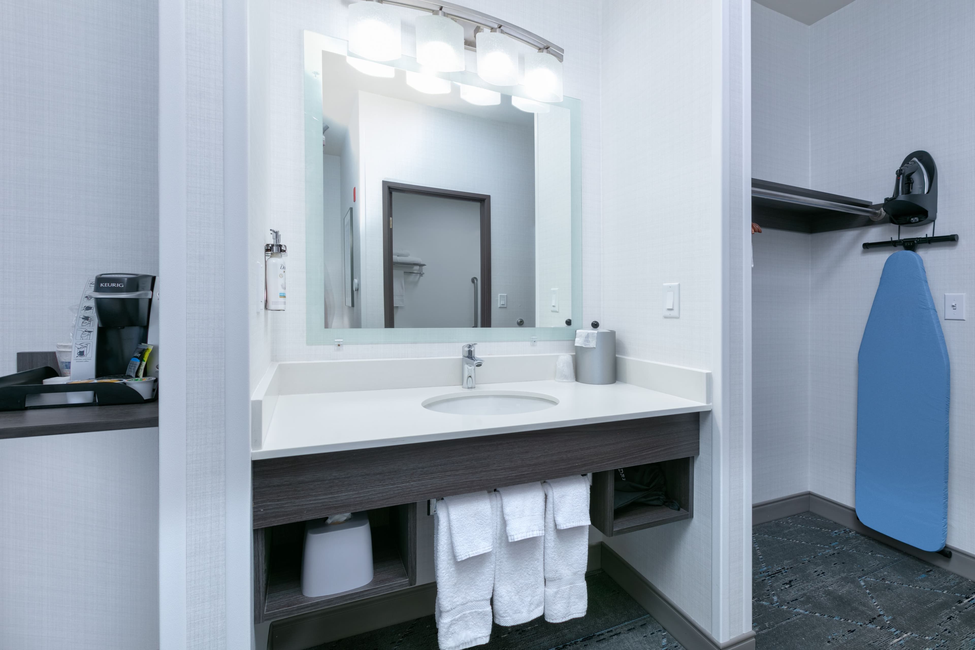 Holiday Inn Express Spokane-Valley — 8